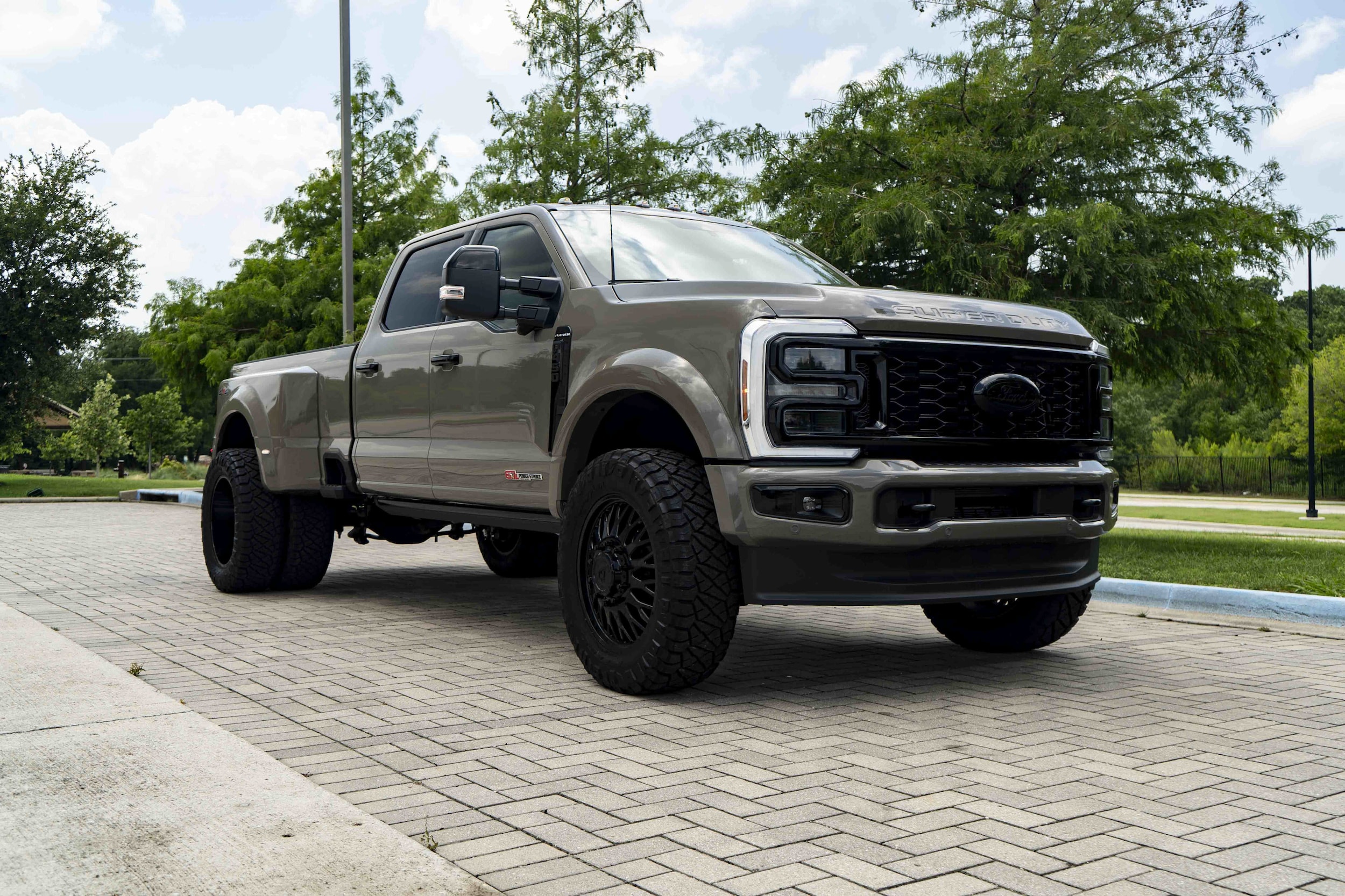 Ford Super Duty F-450 DRW Platinum