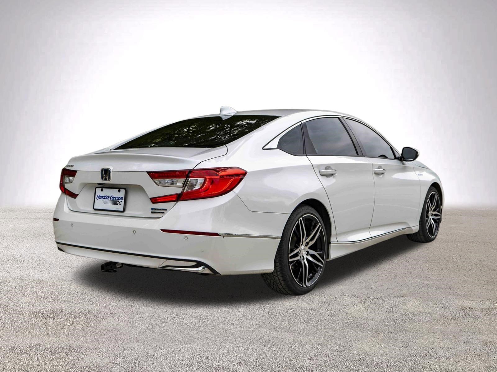 2022 Honda Accord Hybrid Touring photo 3