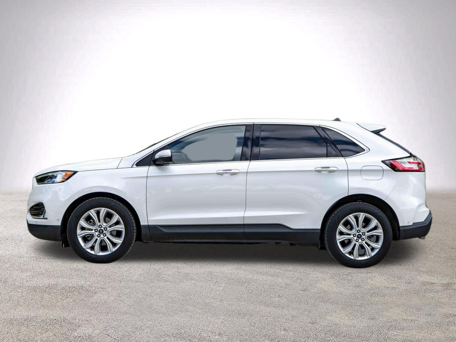 2020 Ford Edge Titanium photo 4