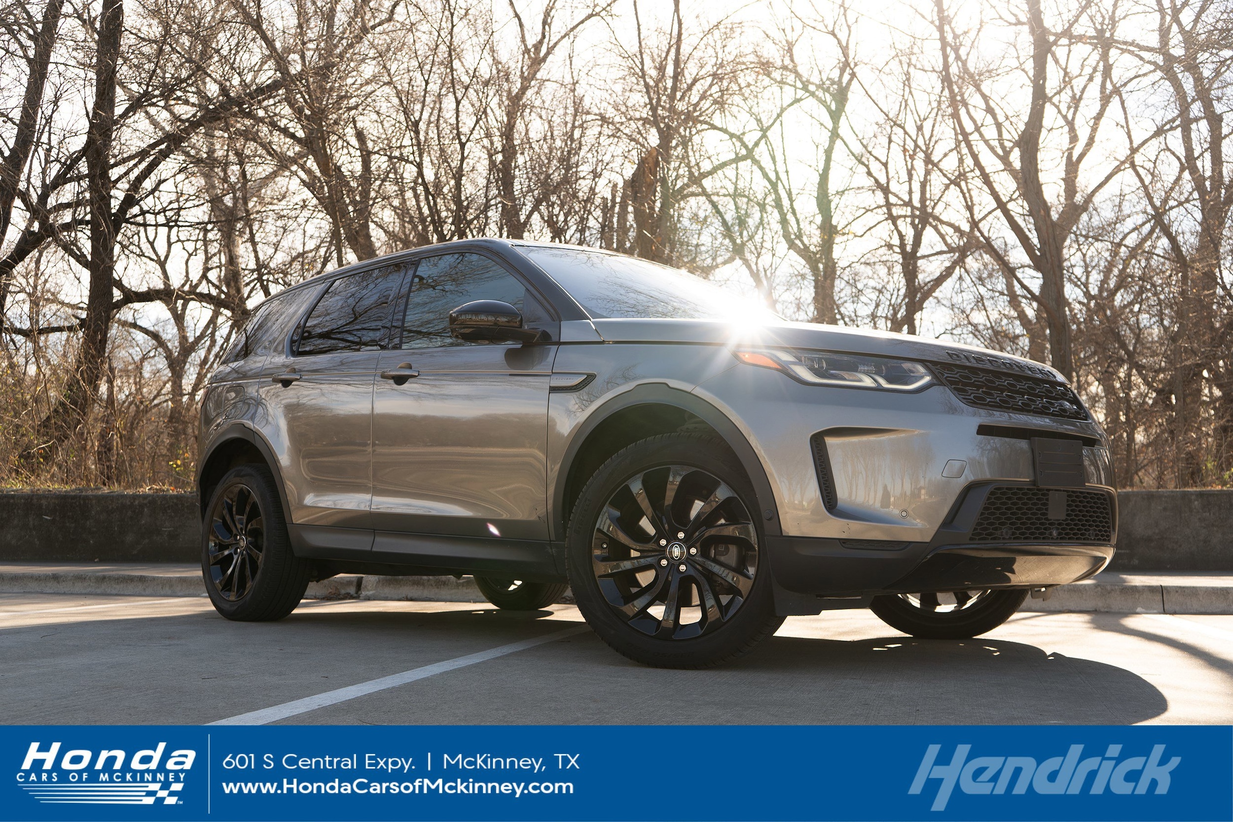 2021 Land Rover Discovery Sport SE's photo