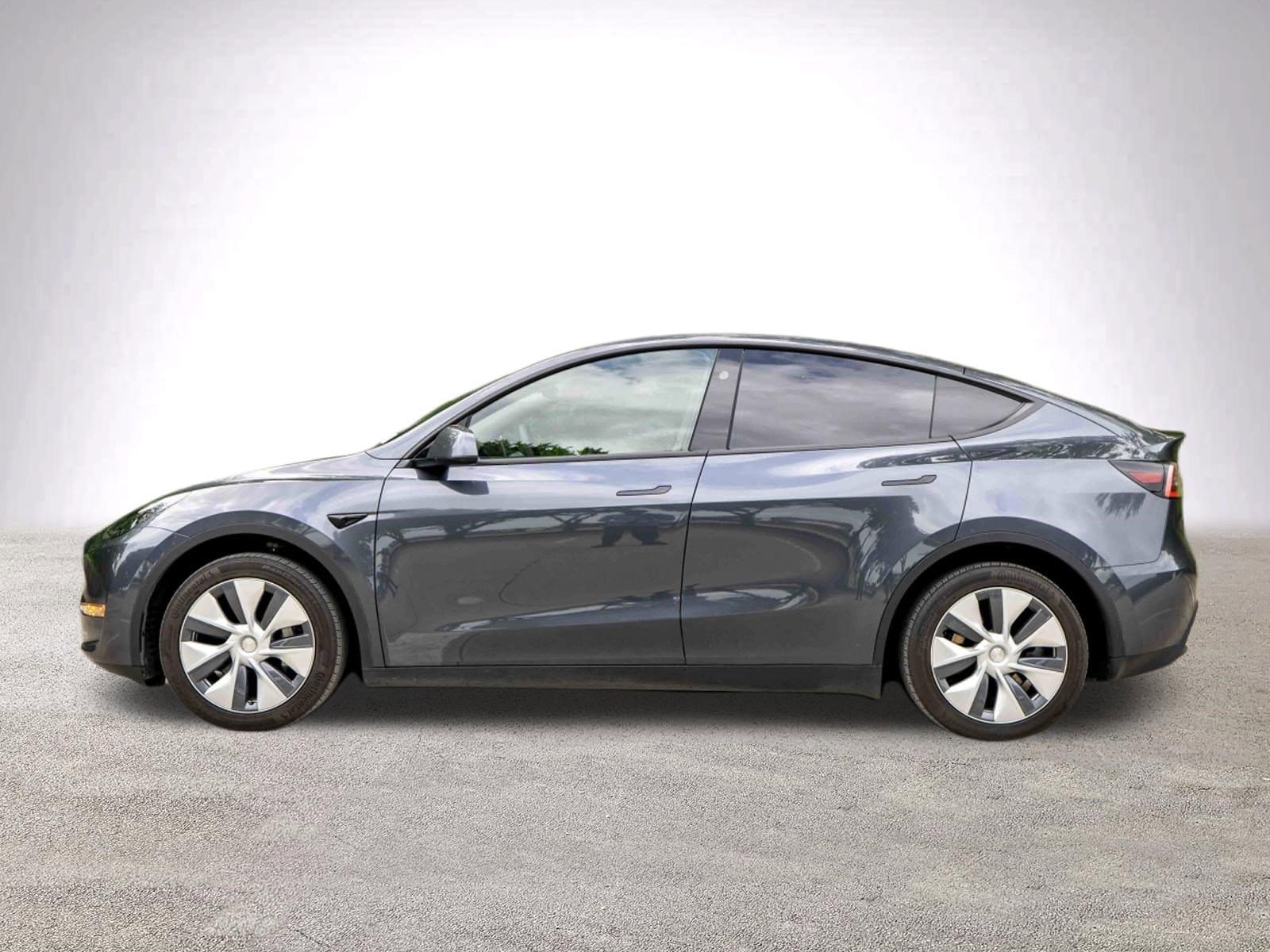 2023 Tesla Model Y photo 4