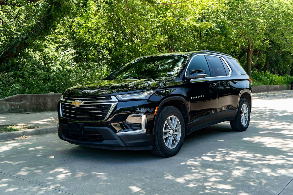 Used 2023 Chevrolet Traverse LT Cloth SUV