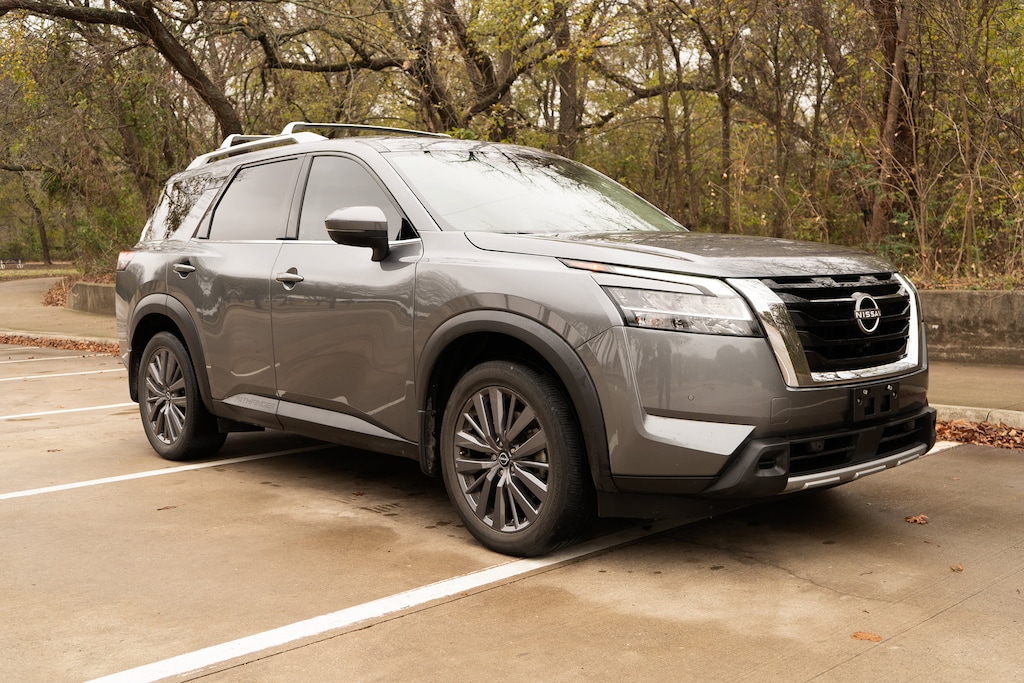 Used 2023 Nissan Pathfinder SL SUV