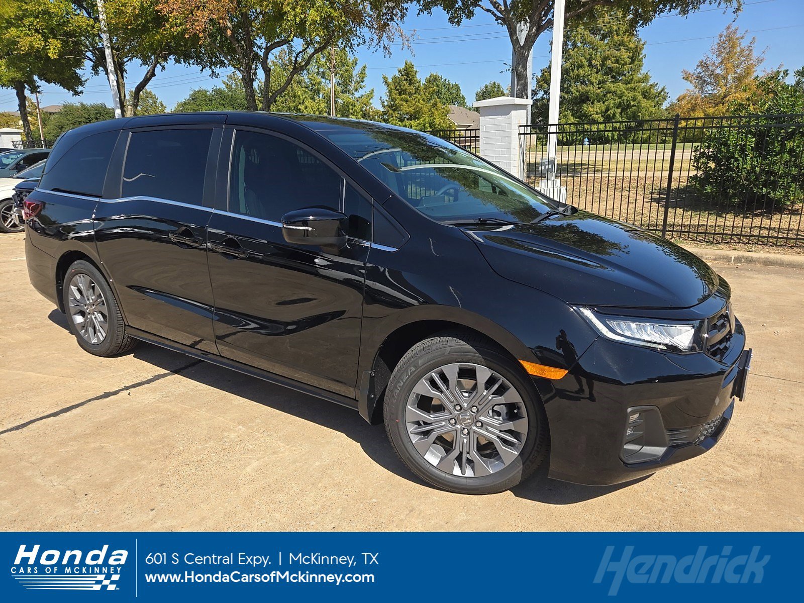 2026 Honda Odyssey Touring's photo