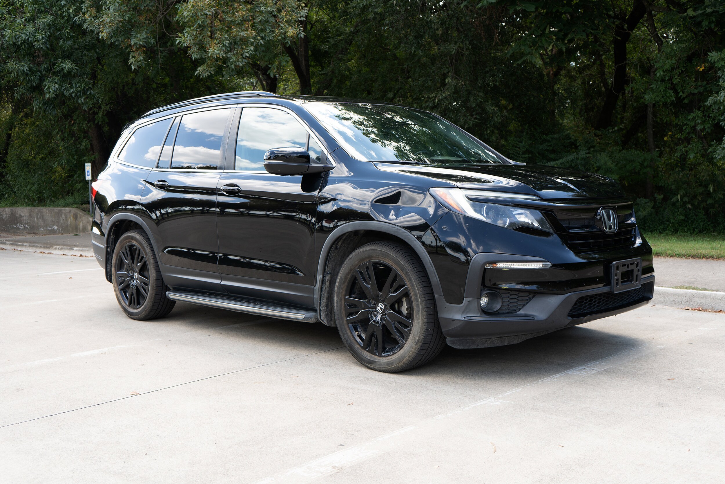 2021 Honda Pilot Special Edition photo 2