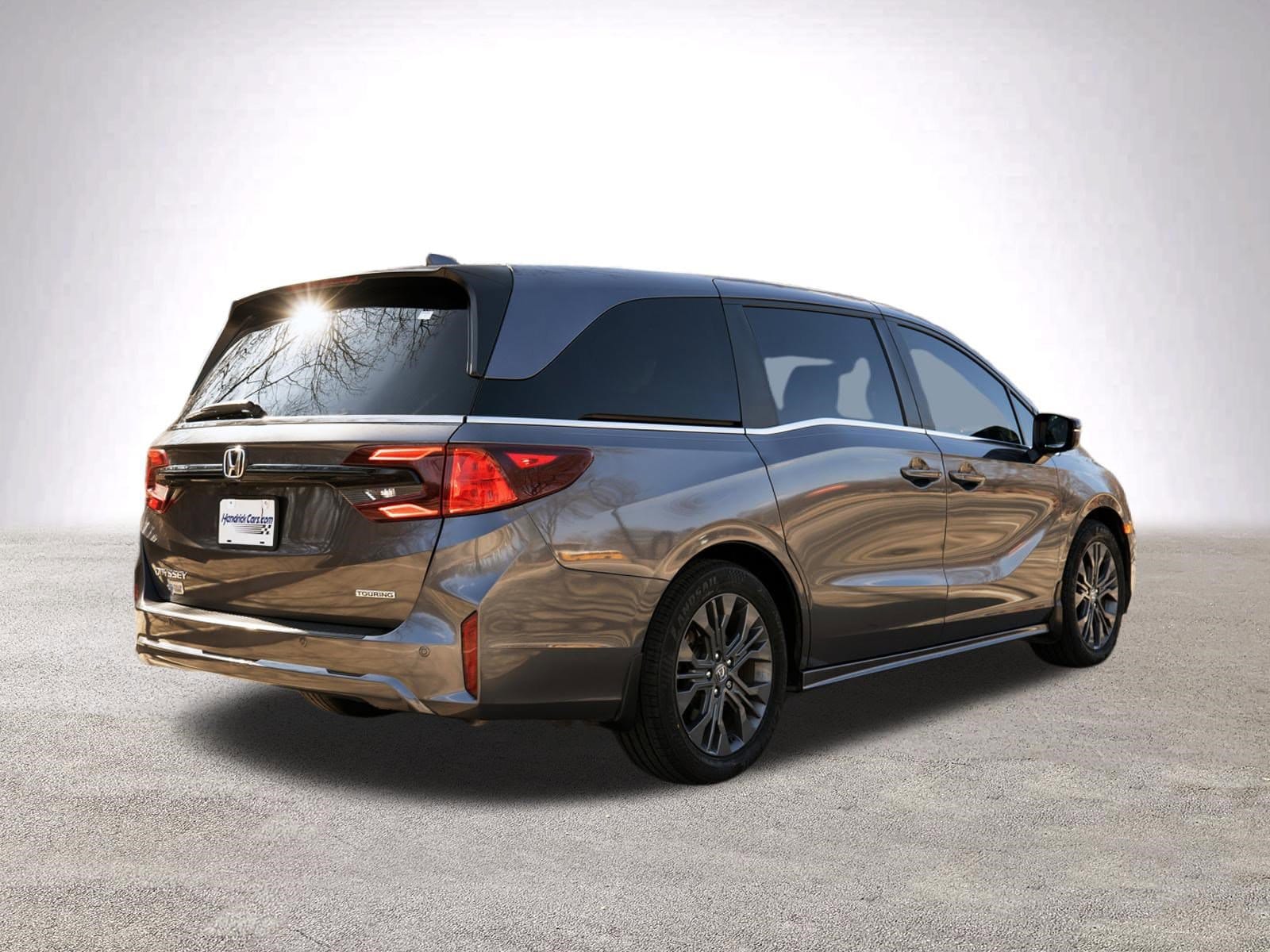 2025 Honda Odyssey Touring photo 3