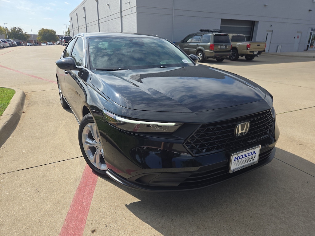 New 2025 Honda Accord LX Sedan