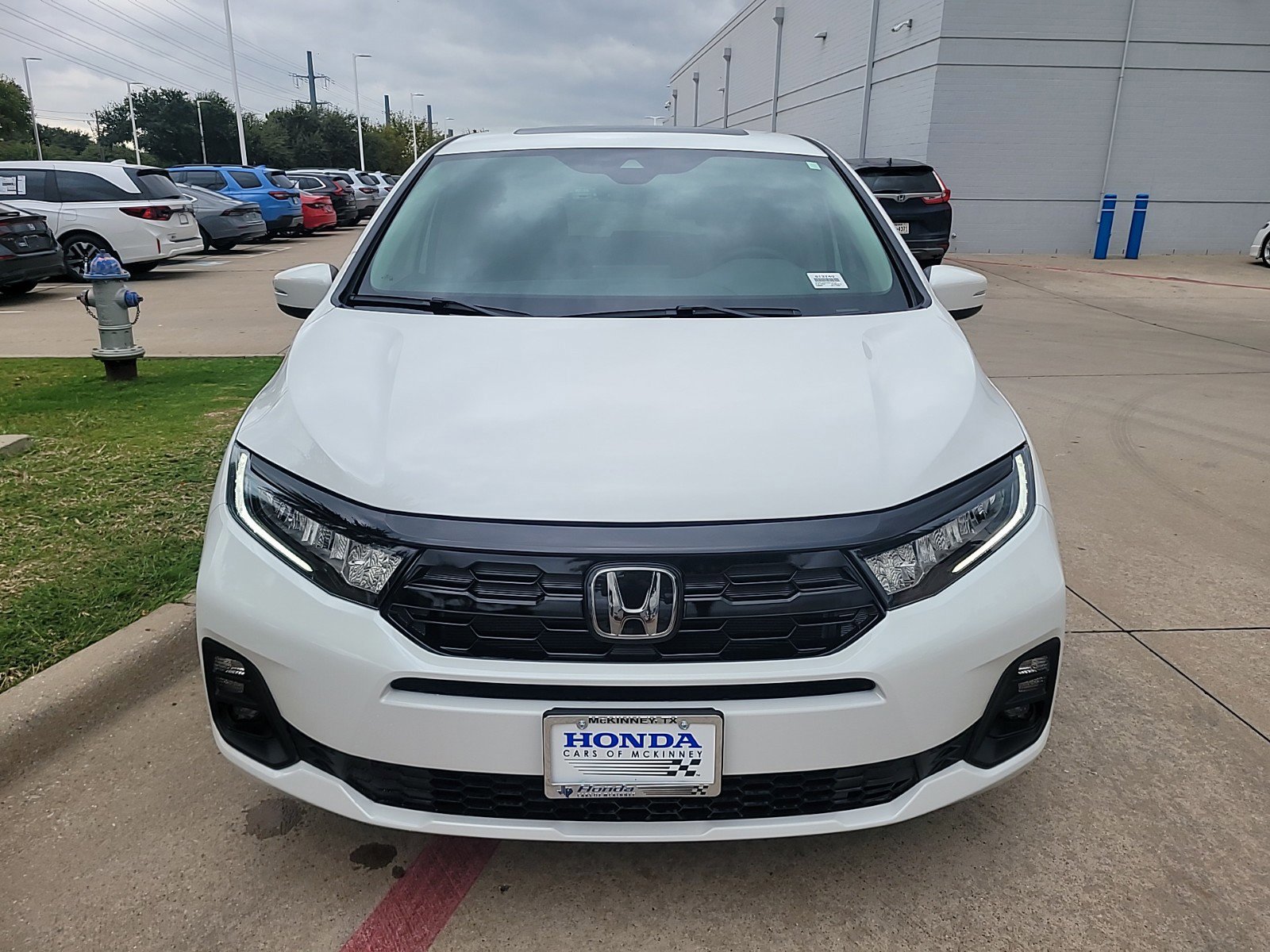 2026 Honda Odyssey Touring photo 3