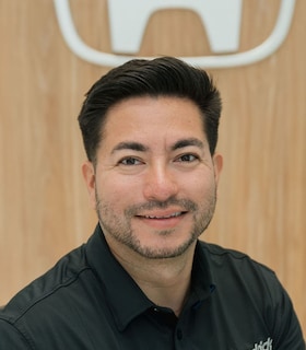 Staff member Miguel Rodas from ID_10efa2