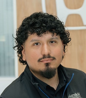 Staff member Andres Ledezma from ID_10efa2