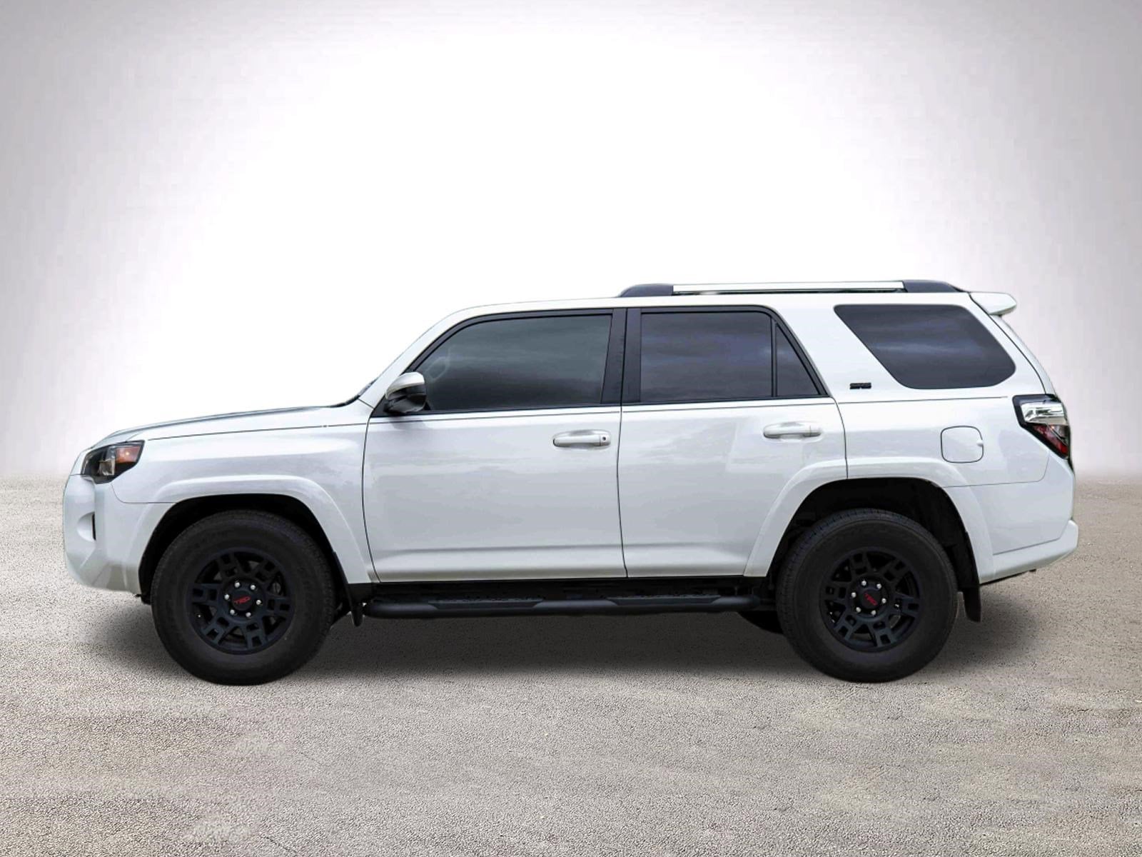 2023 Toyota 4Runner SR5 photo 4