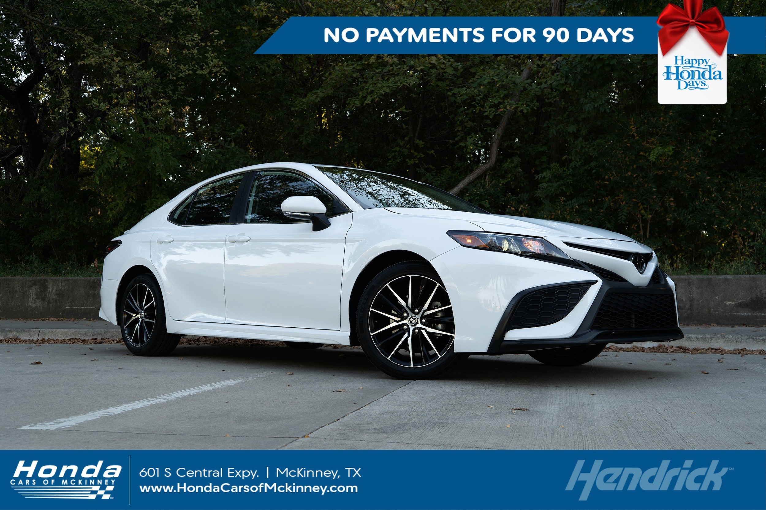 2024 Toyota Camry SE's photo