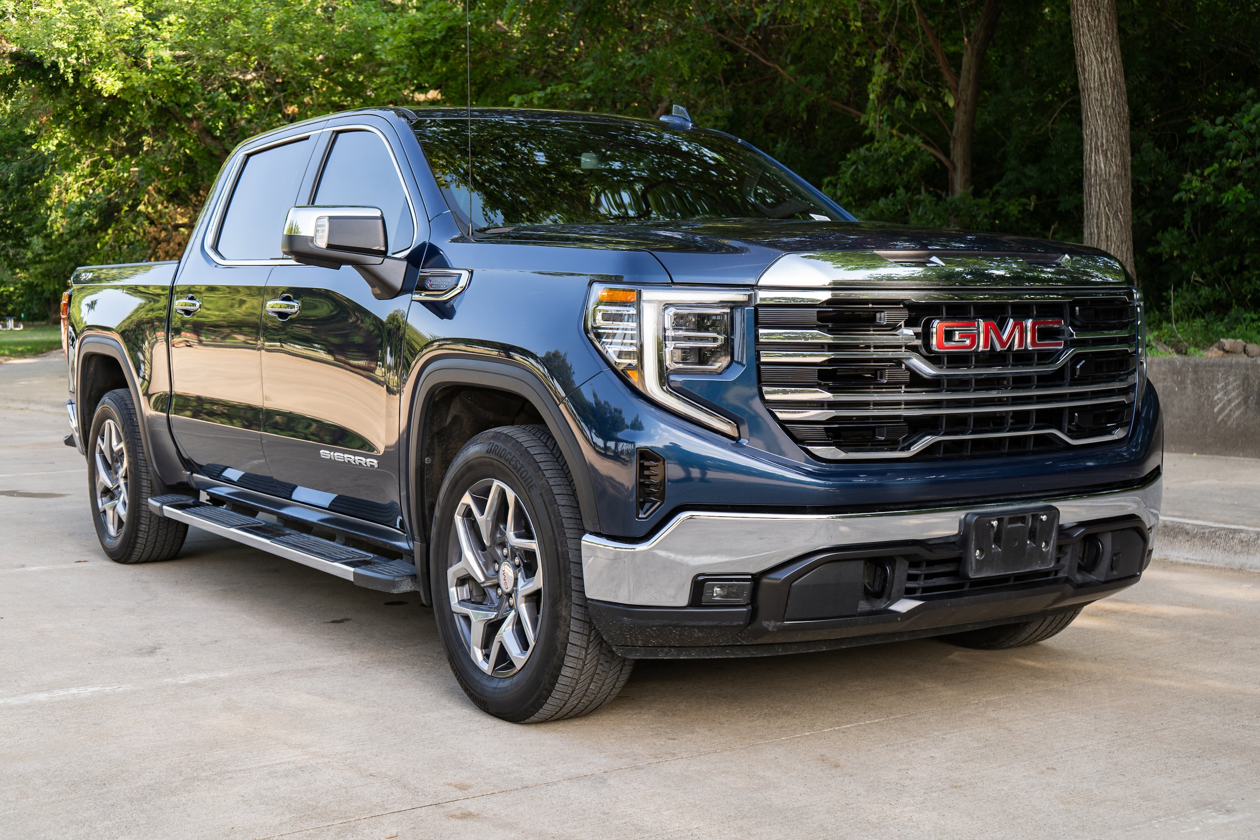 Used 2023 GMC Sierra 1500 SLT with VIN 3GTUUDE88PG248238 for sale in Mckinney, TX