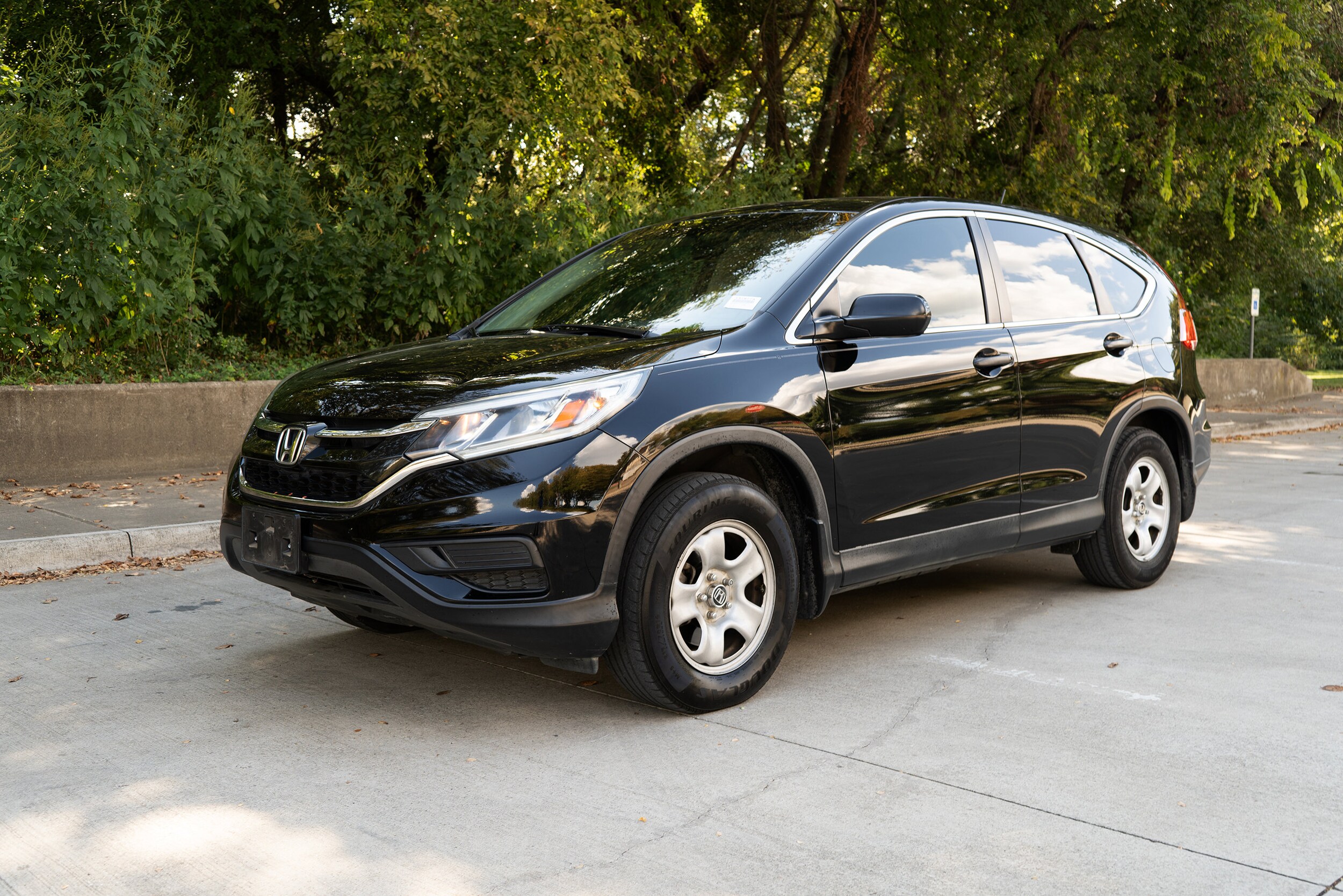 2016 Honda CR-V LX photo 2