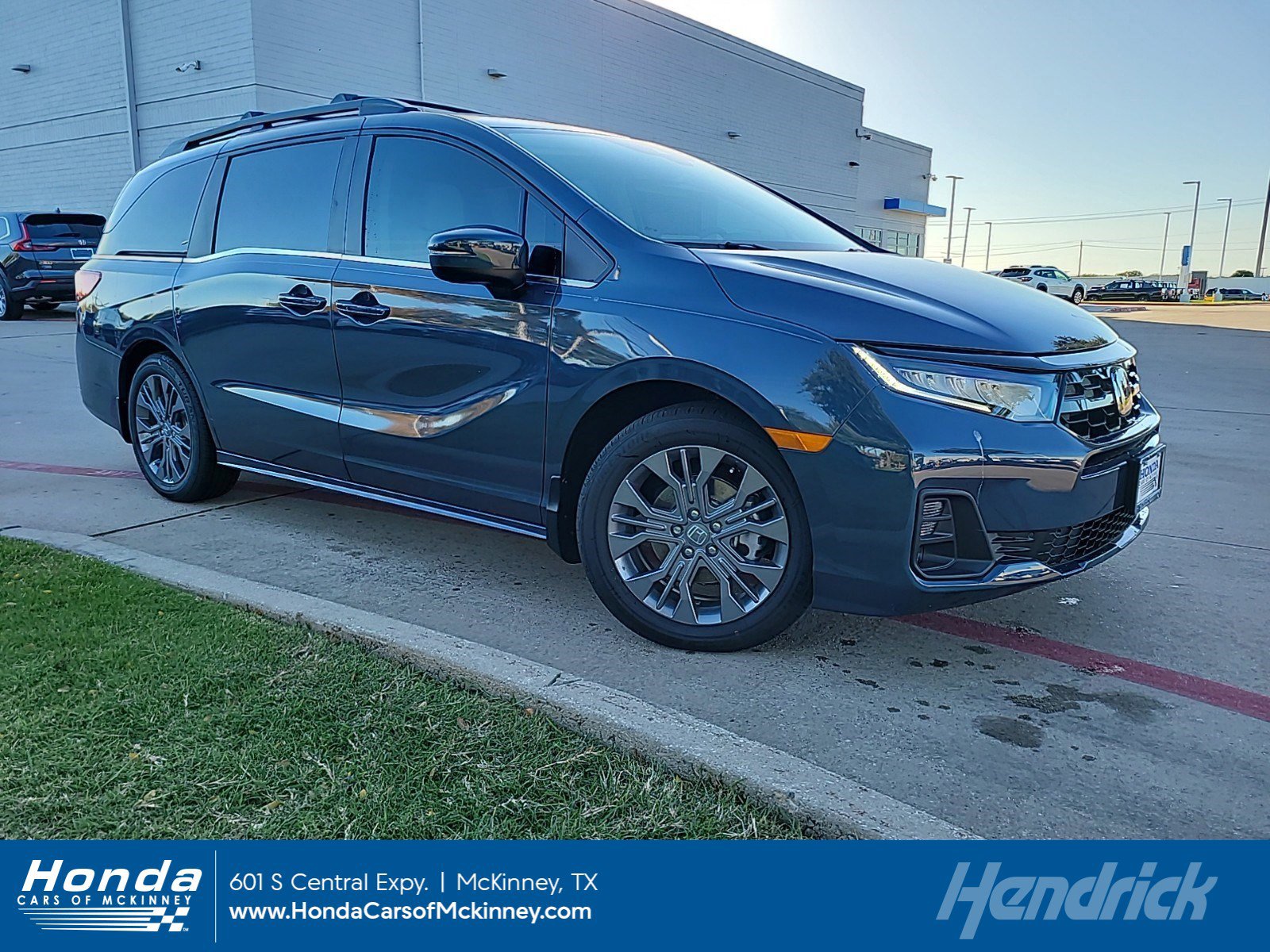 2026 Honda Odyssey Touring's photo