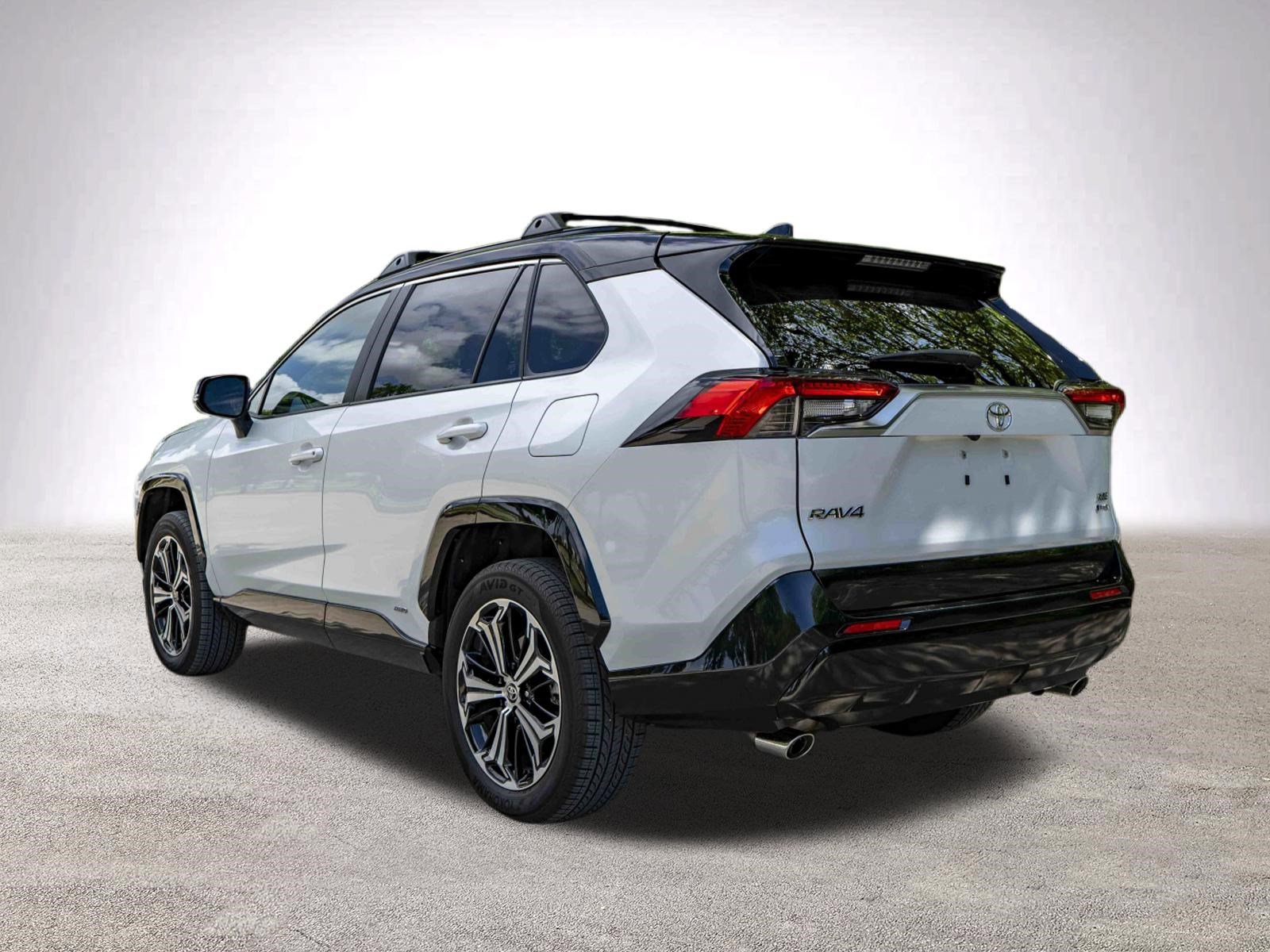2025 Toyota RAV4 Plug-In Hybrid XSE photo 5