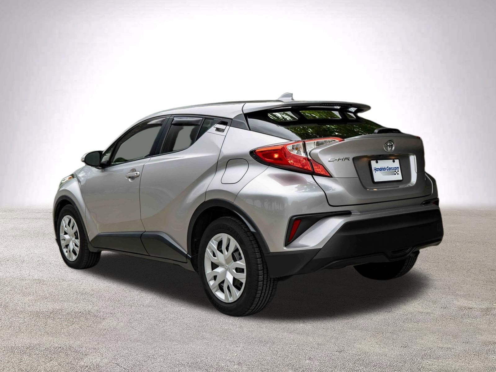 2020 Toyota C-HR LE photo 5