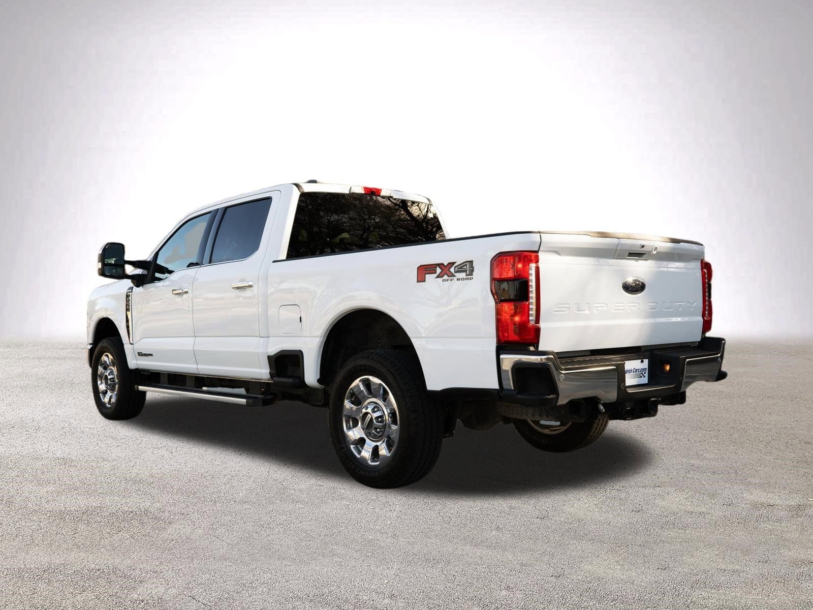 2025 Ford Super Duty F-250 SRW LARIAT photo 5