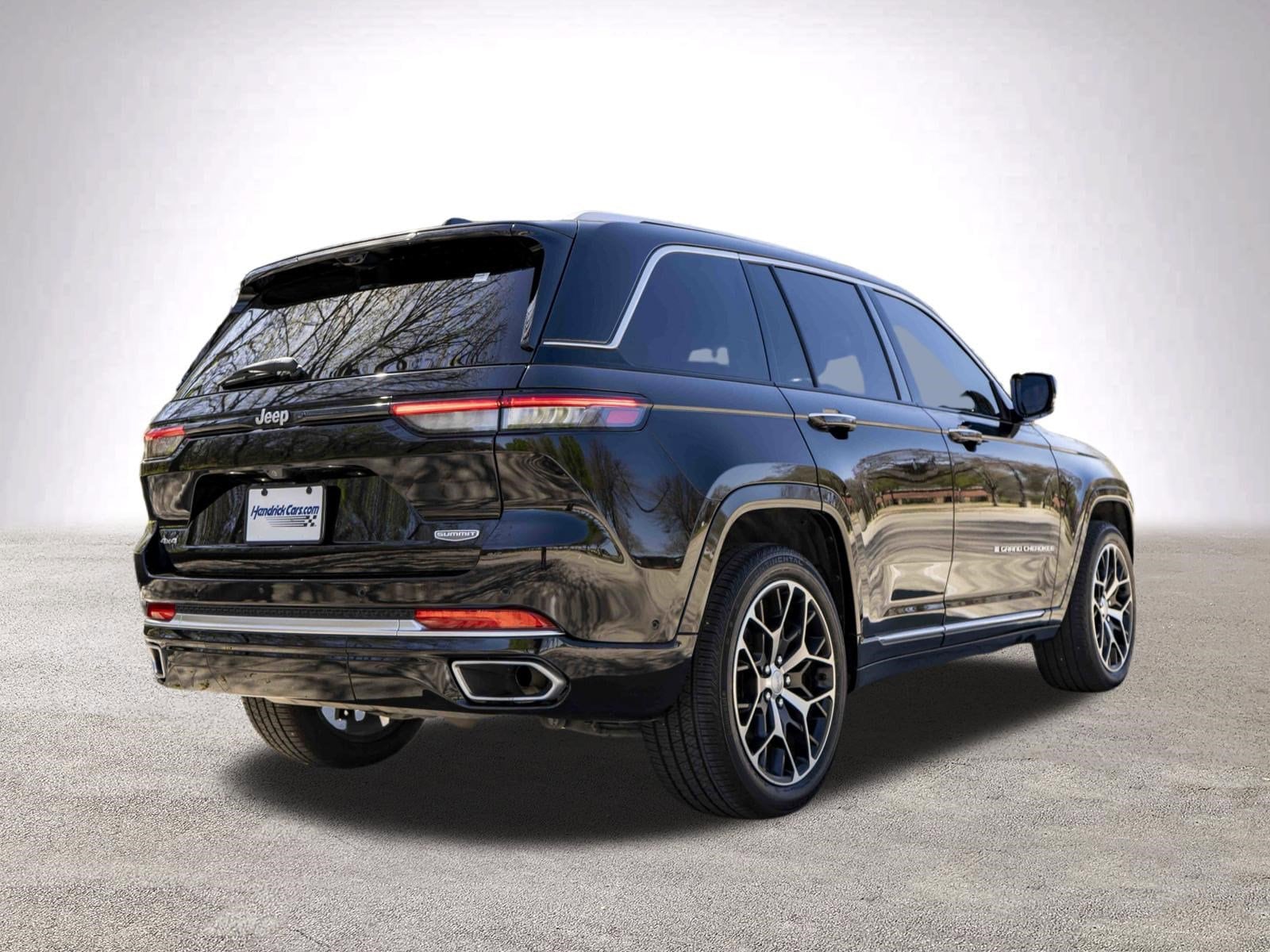 2023 Jeep Grand Cherokee Summit Reserve photo 3