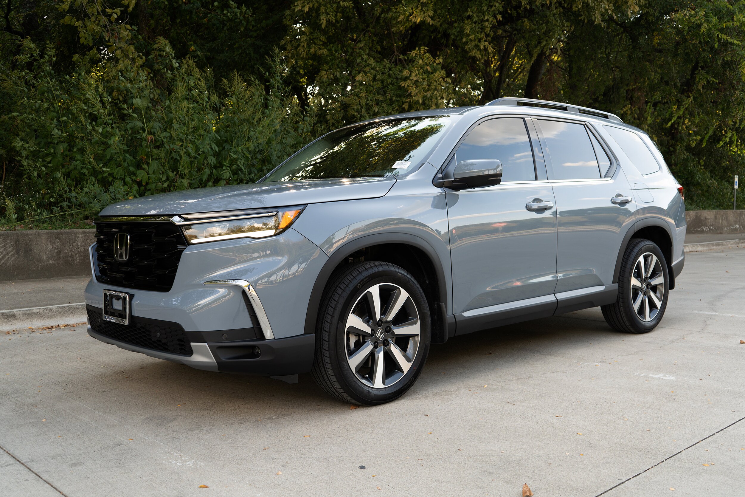 2025 Honda Pilot Touring photo 2