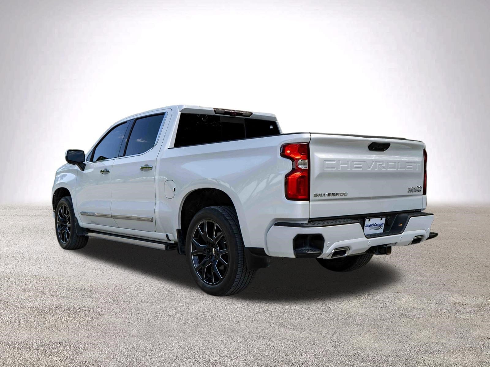 2023 Chevrolet Silverado 1500 High Country photo 5