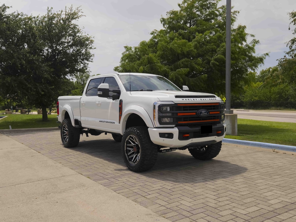 Used 2023 Ford Super Duty F-250 SRW LARIAT Pickup