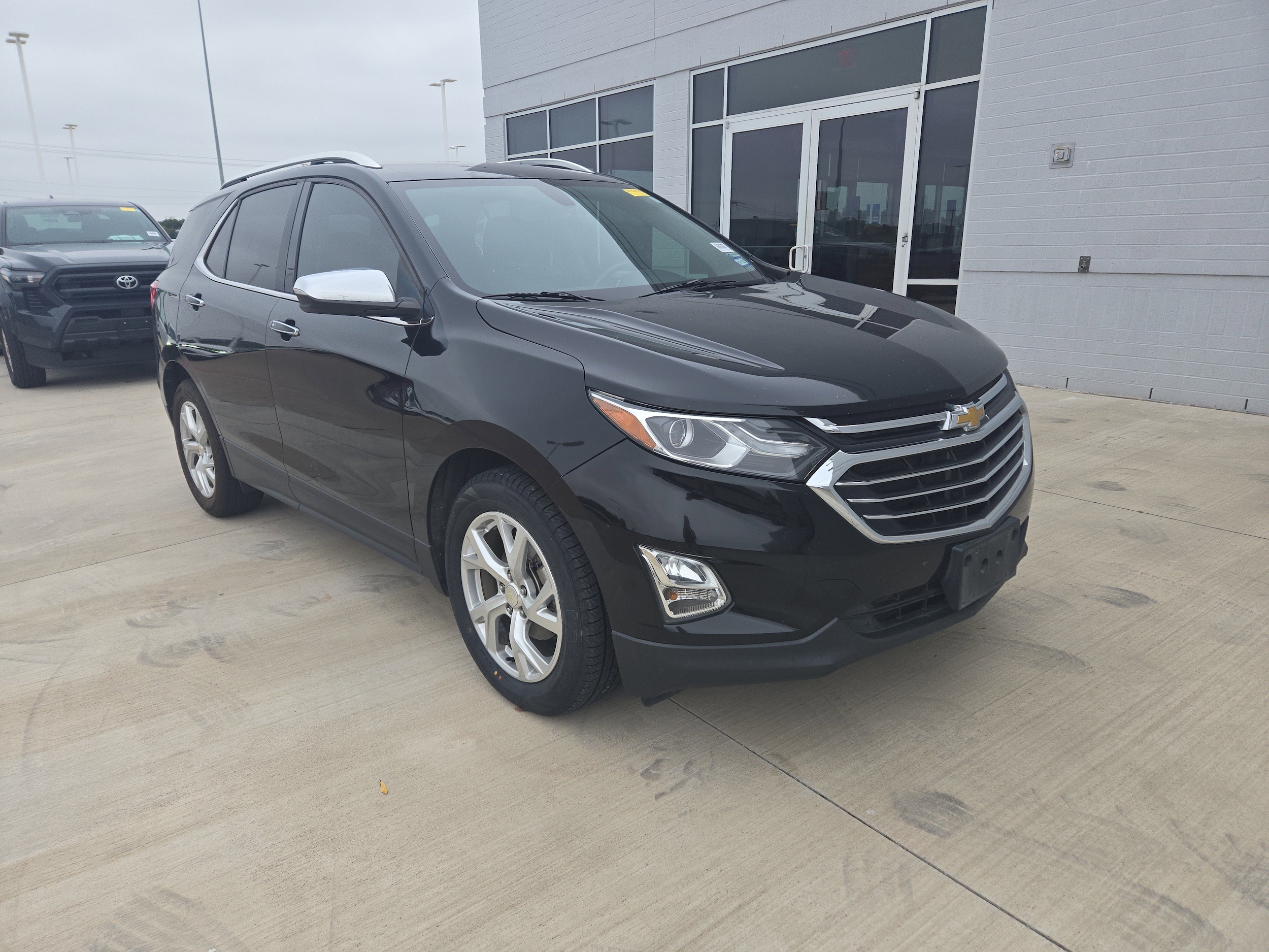Used 2019 Chevrolet Equinox Premier with VIN 3GNAXNEV2KL148715 for sale in McKinney, TX