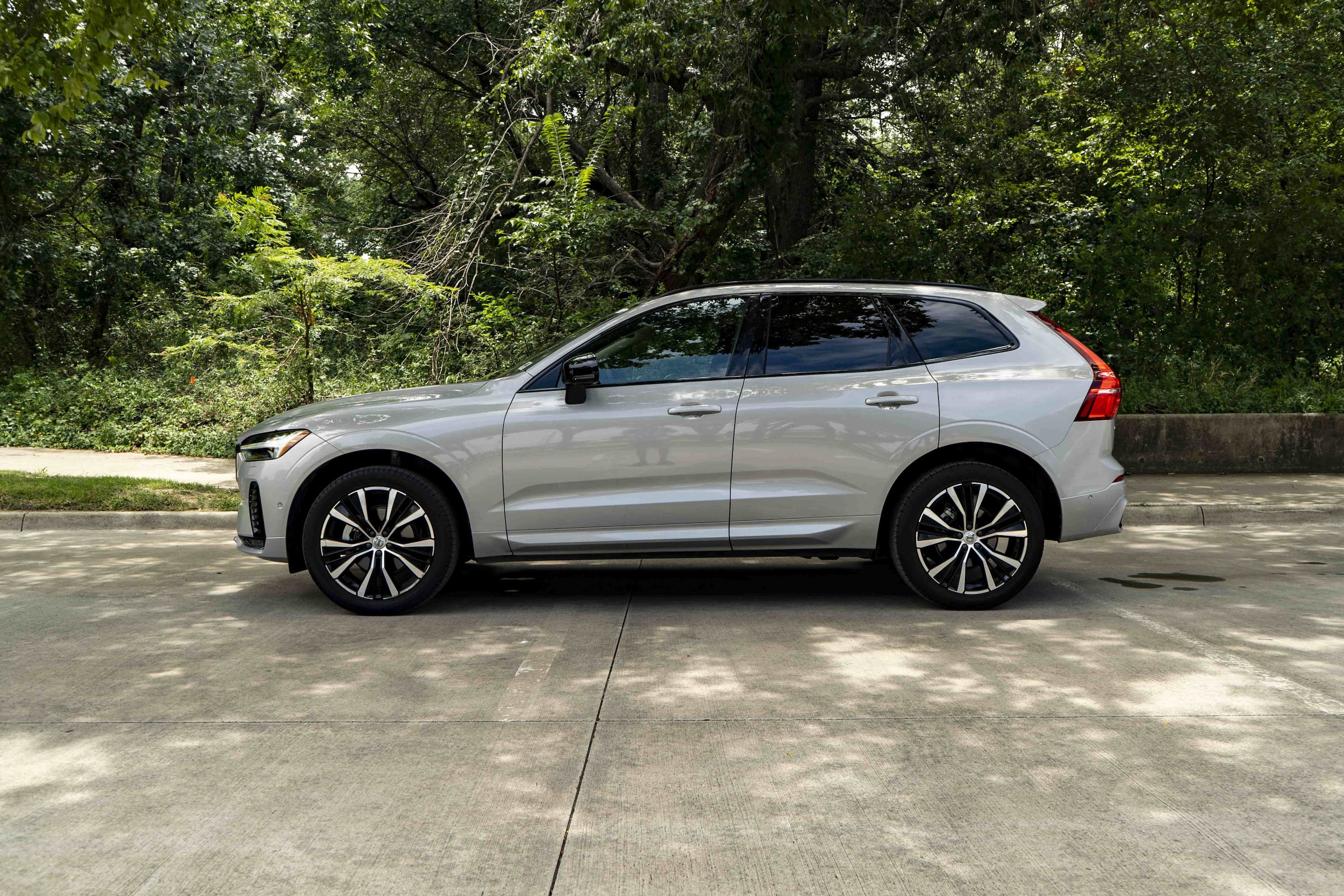 Volvo XC60 Plus Dark Theme