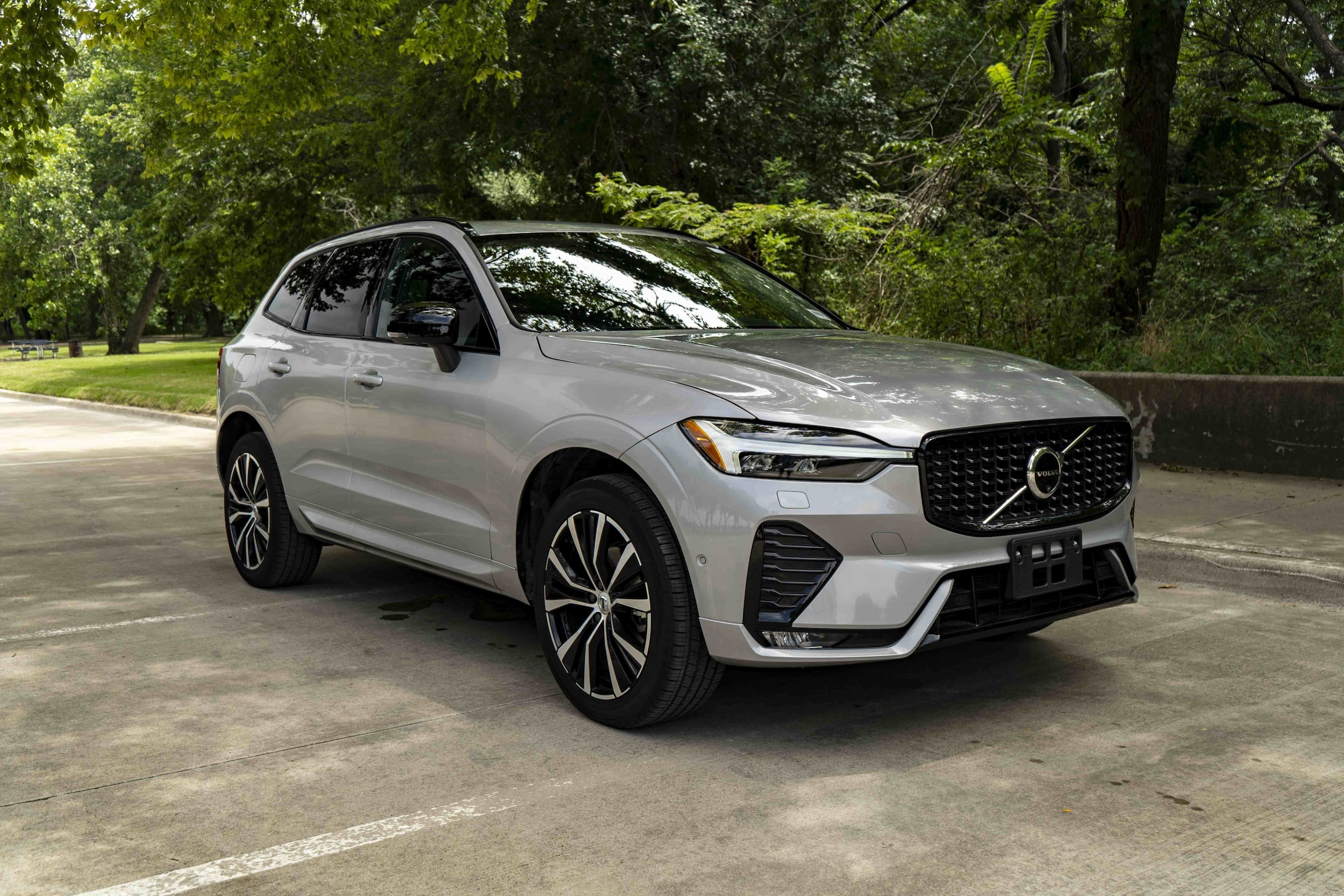 Volvo XC60 Plus Dark Theme