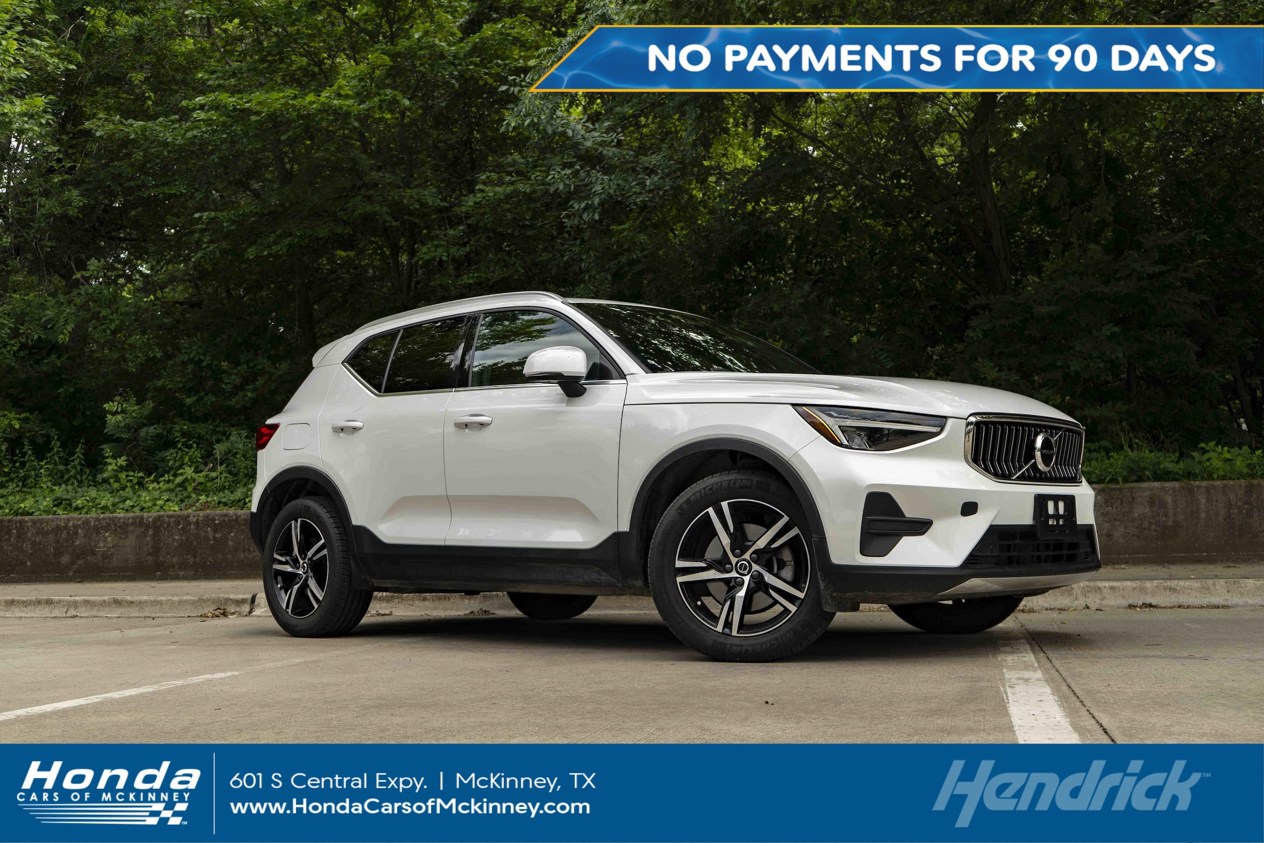 2025 Volvo XC40 B5 Core Bright AWD's photo