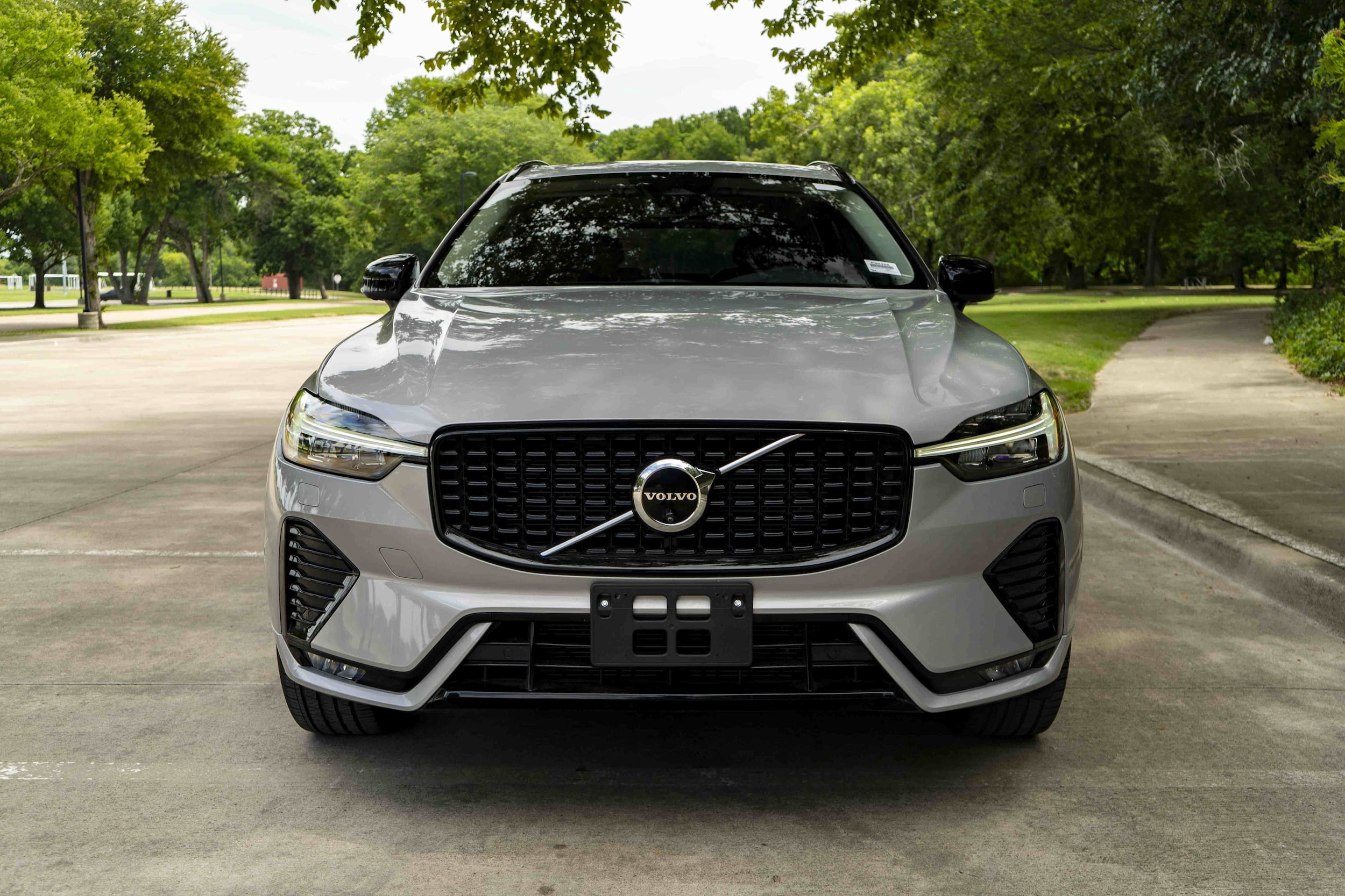 Volvo XC60 Plus Dark Theme
