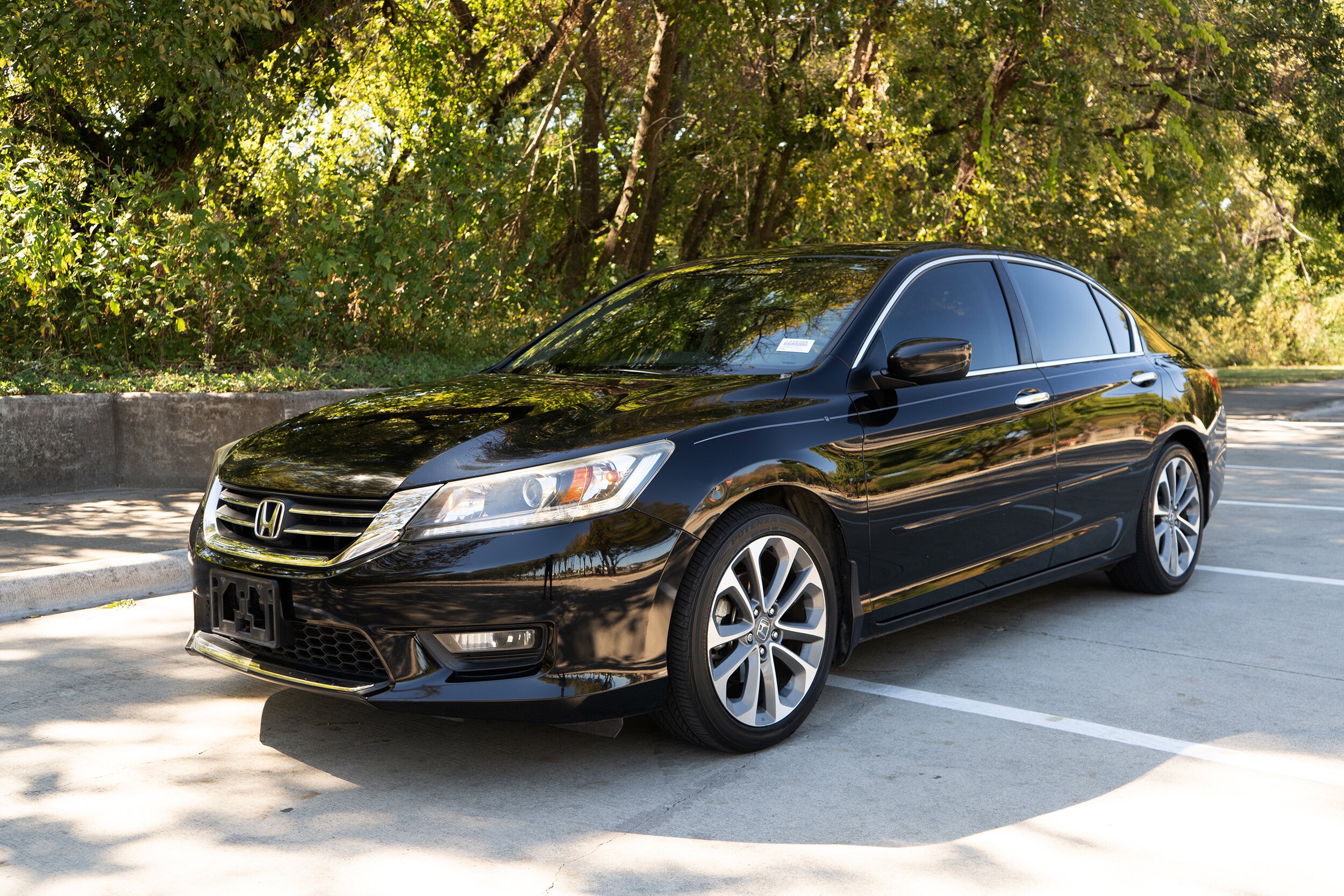 2015 Honda Accord Sport photo 2