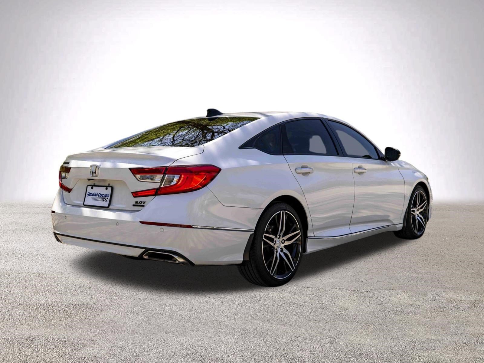 2021 Honda Accord Touring photo 3