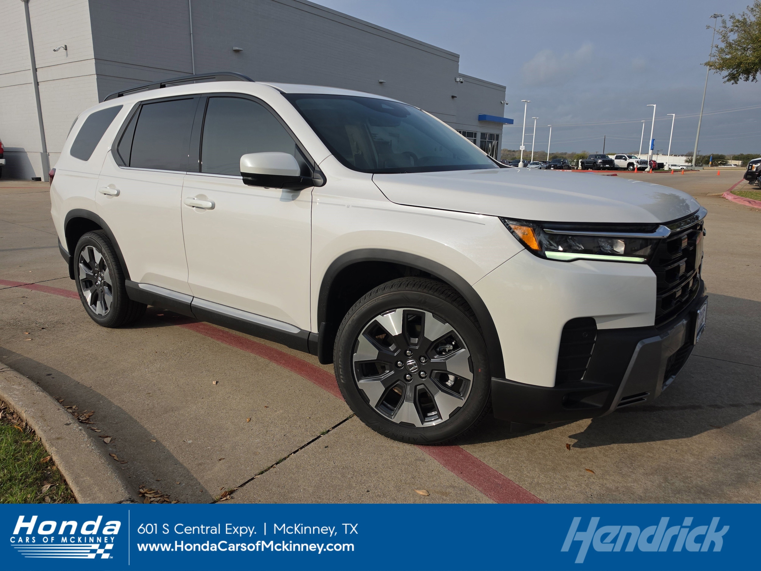 2026 Honda Pilot Touring AWD's photo