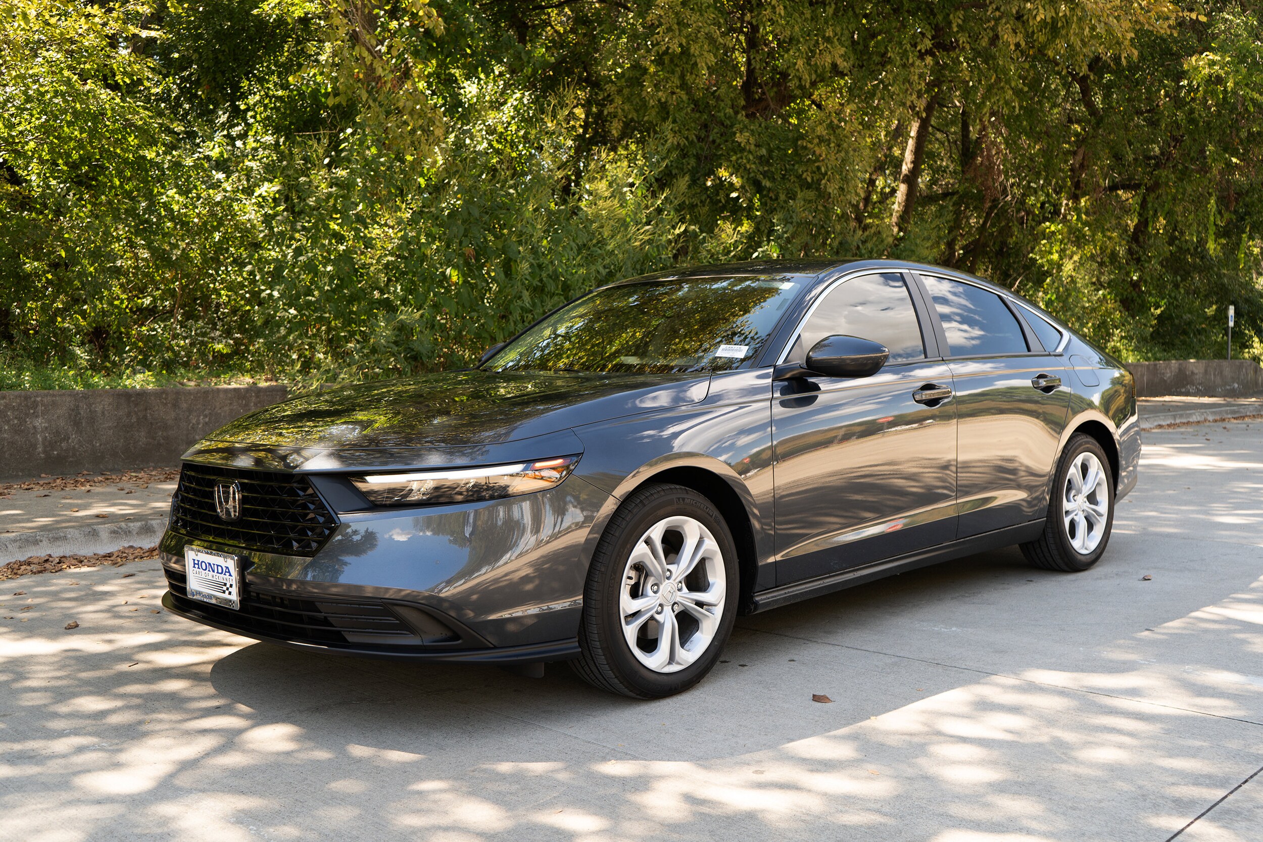 2025 Honda Accord LX photo 3