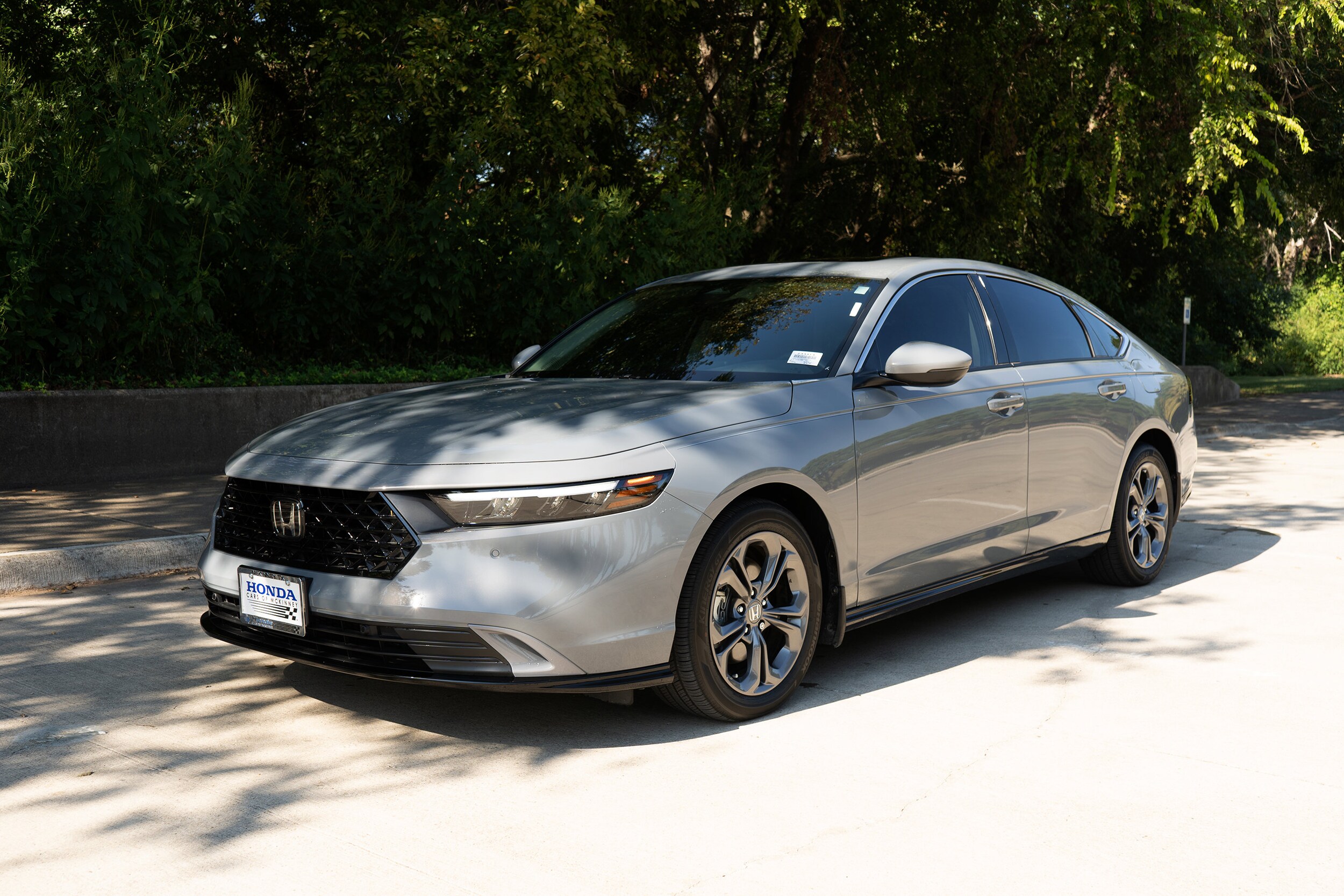 2025 Honda Accord Hybrid EX-L photo 3