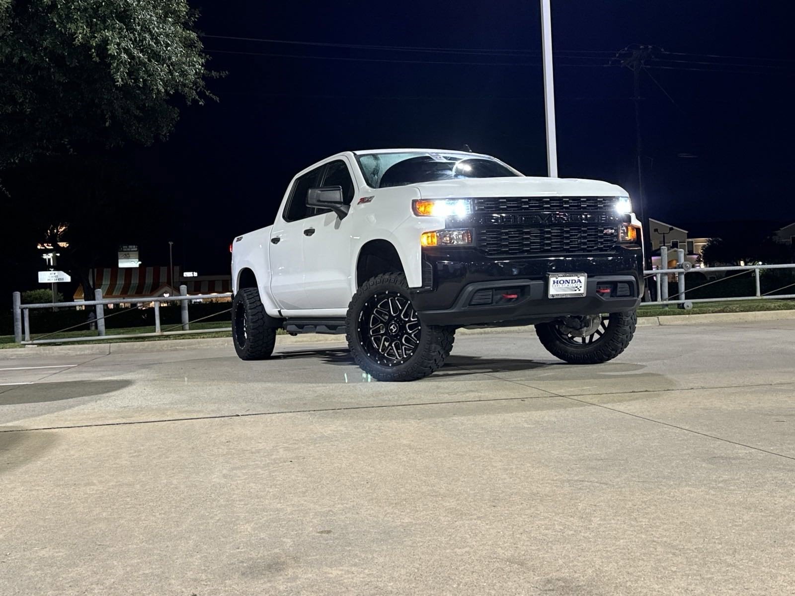 Used 2021 Chevrolet Silverado 1500 Custom with VIN 1GCPYCEF0MZ346086 for sale in Mckinney, TX