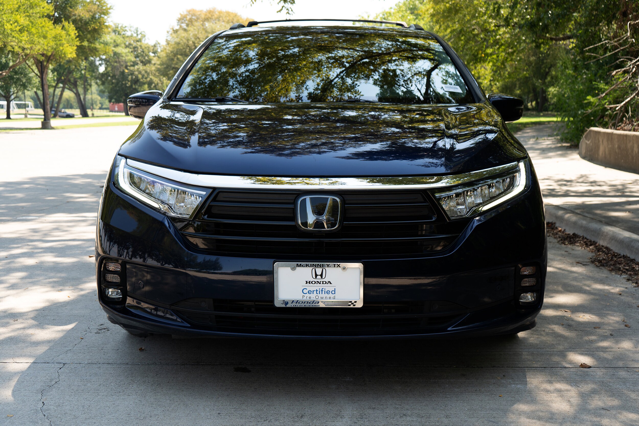 2023 Honda Odyssey Elite photo 2
