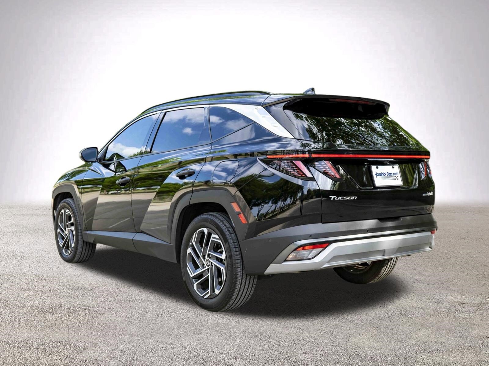 2025 Hyundai Tucson Hybrid Limited photo 5