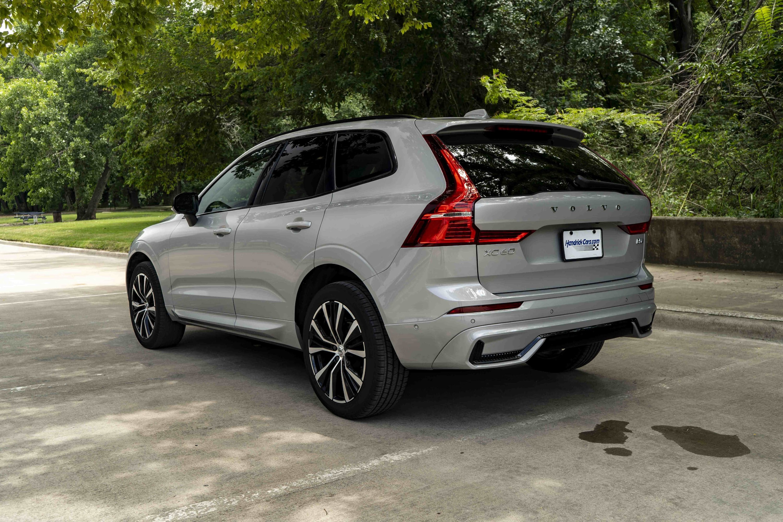 Volvo XC60 Plus Dark Theme