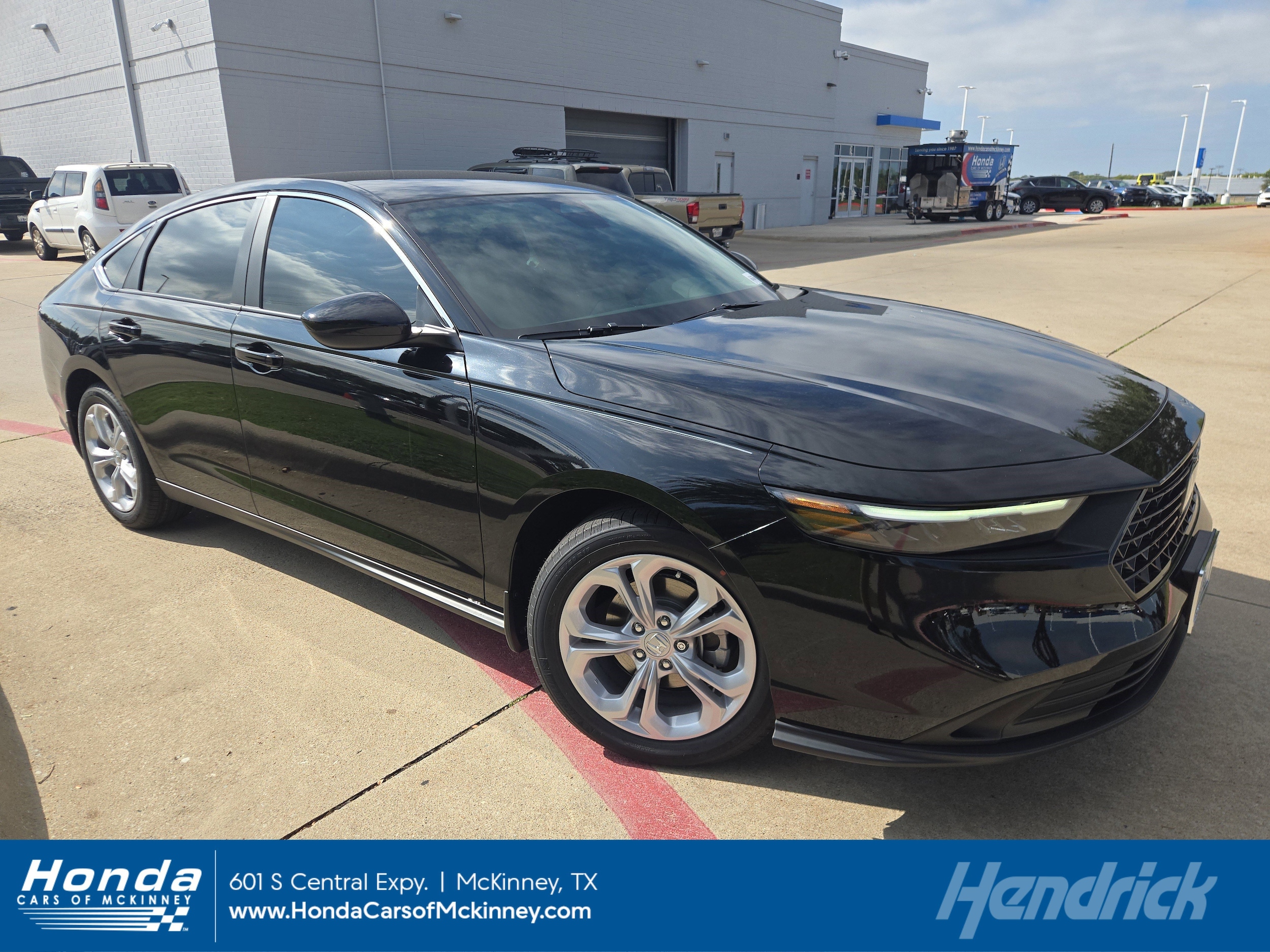 2025 Honda Accord LX's photo