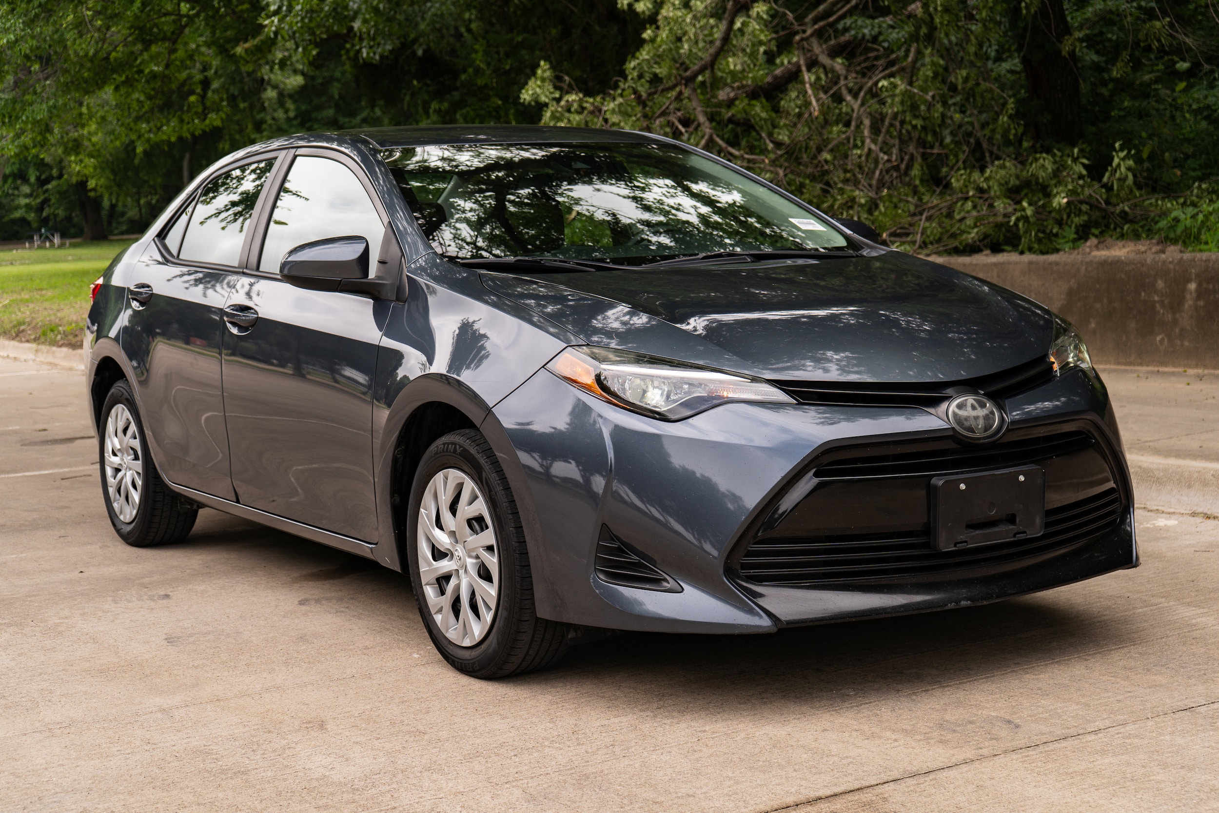 Used 2019 Toyota Corolla LE with VIN 5YFBURHE4KP919221 for sale in Mckinney, TX