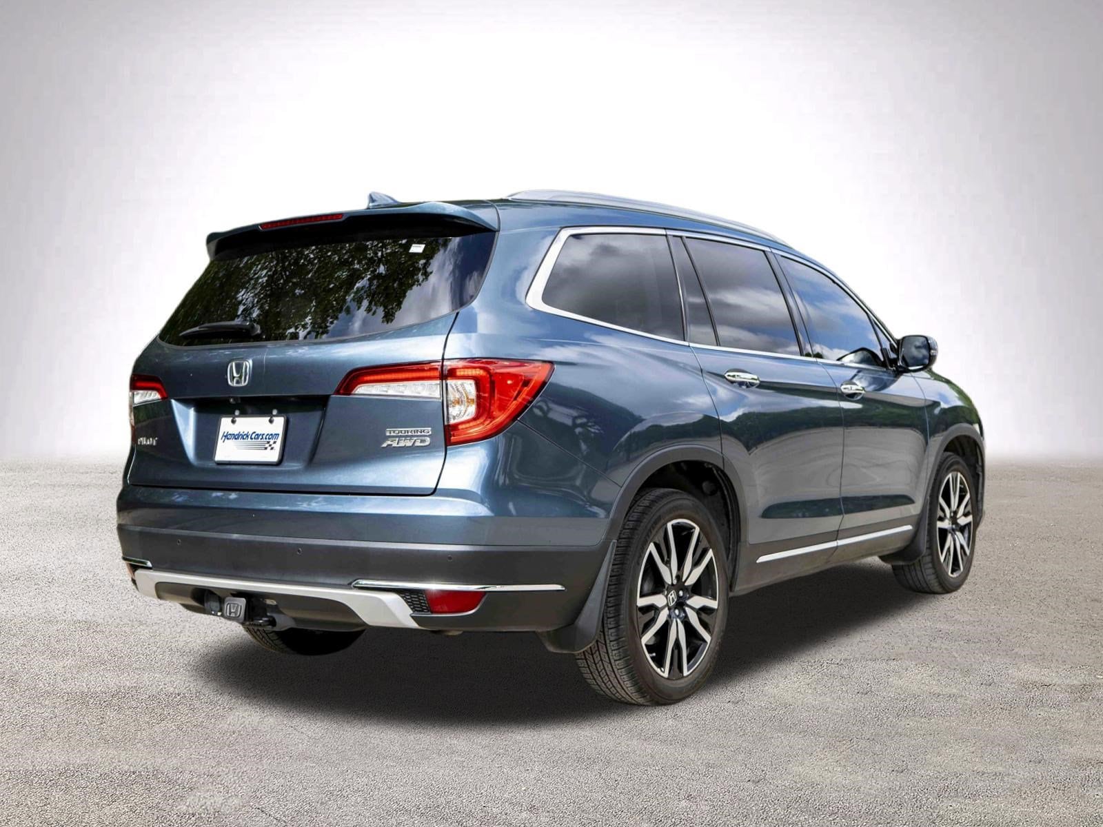 2019 Honda Pilot Touring 7-Passenger photo 3