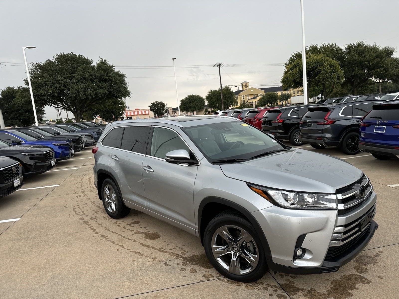 Used 2019 Toyota Highlander Limited Platinum with VIN 5TDDZRFH9KS944808 for sale in Mckinney, TX