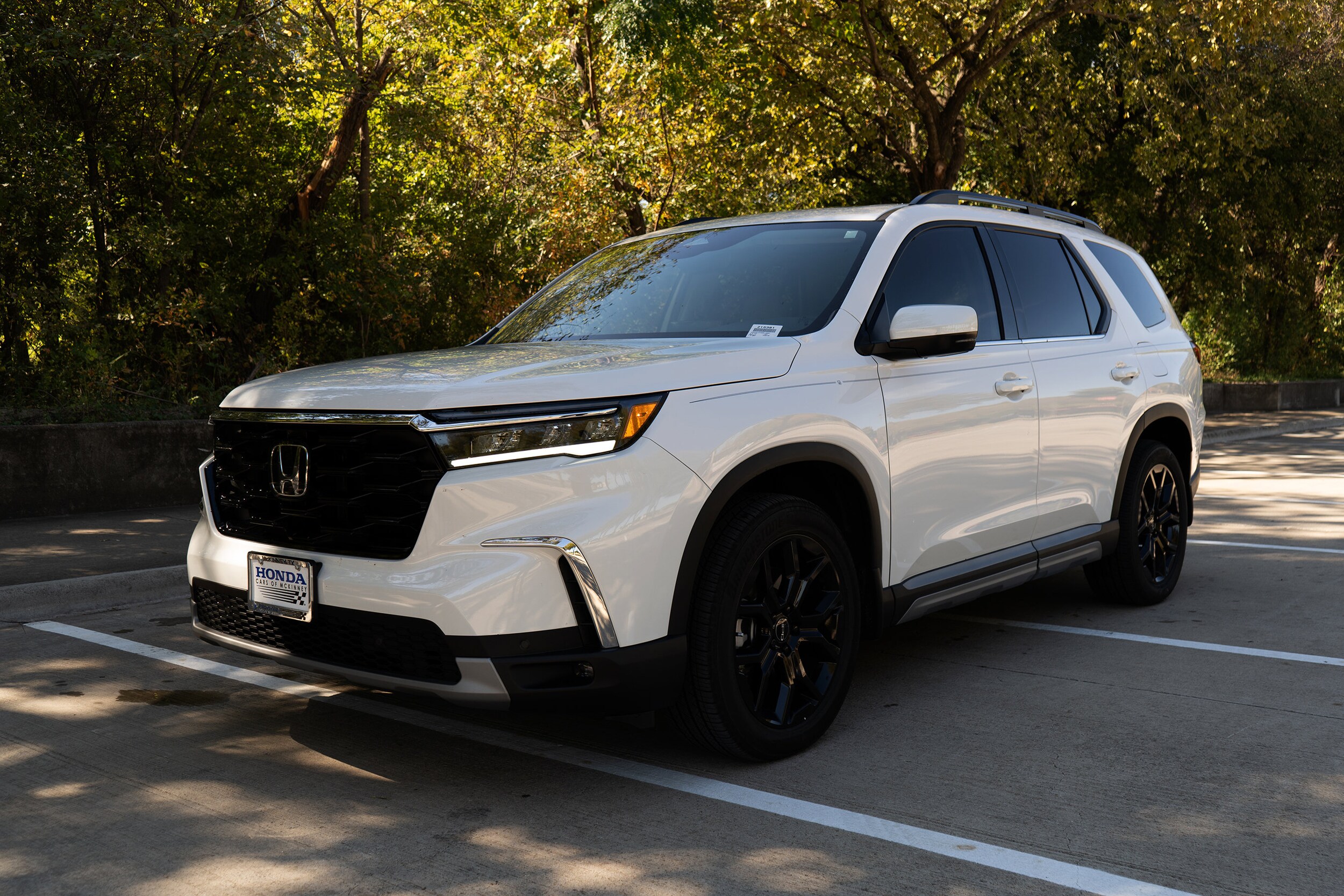 2025 Honda Pilot Touring photo 3