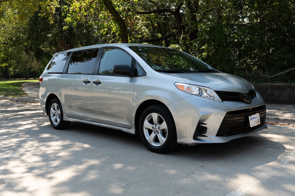 Used 2020 Toyota Sienna L Minivan