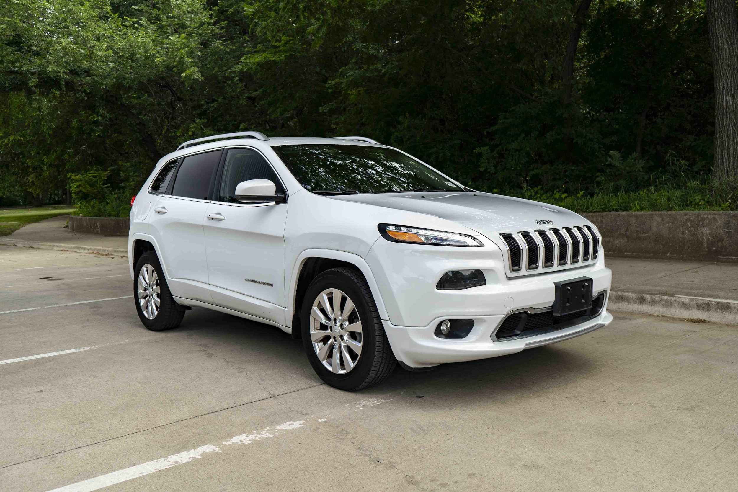 Used 2017 Jeep Cherokee Overland with VIN 1C4PJMJS3HW639887 for sale in McKinney, TX