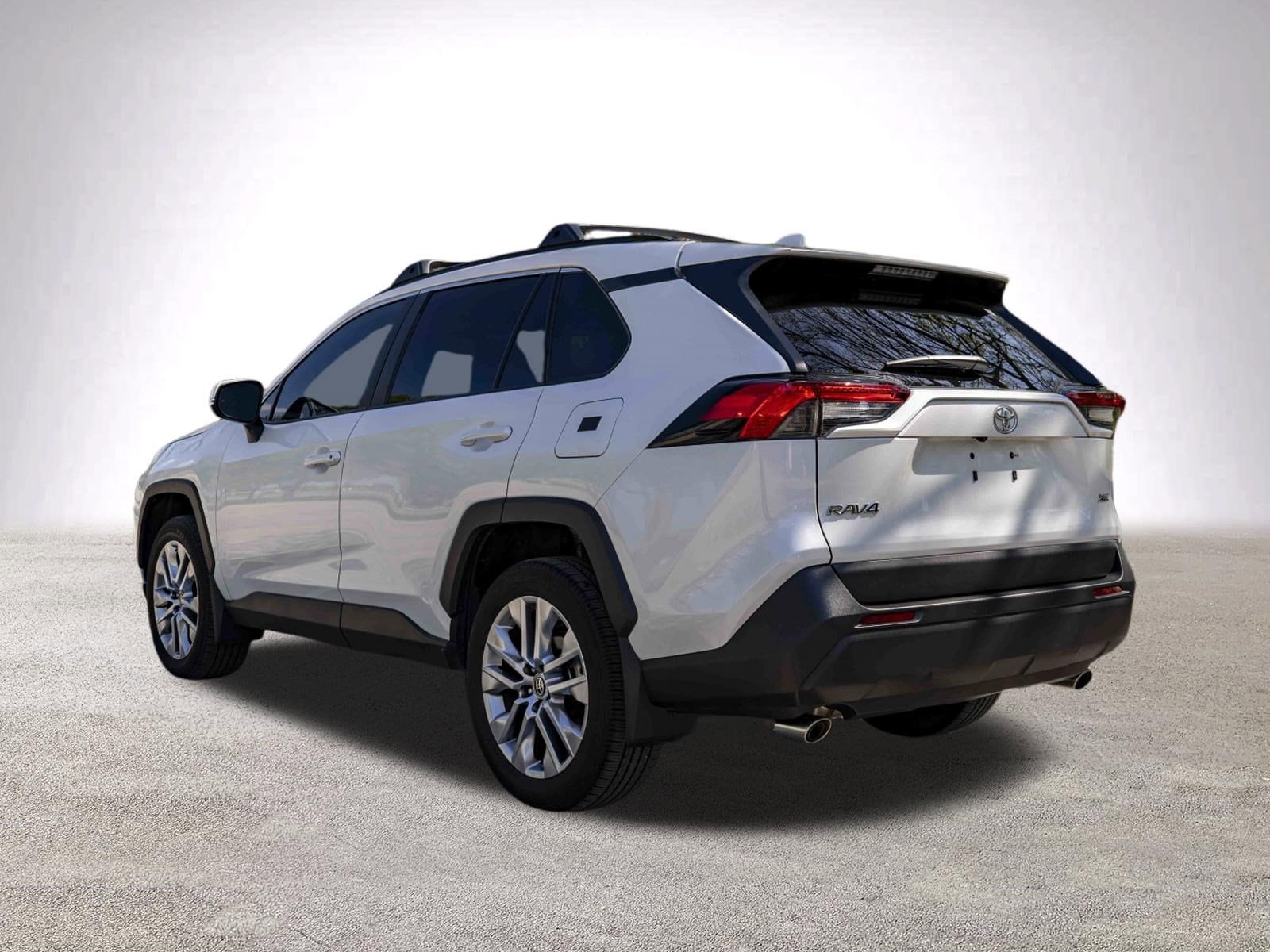 2024 Toyota RAV4 XLE Premium photo 5