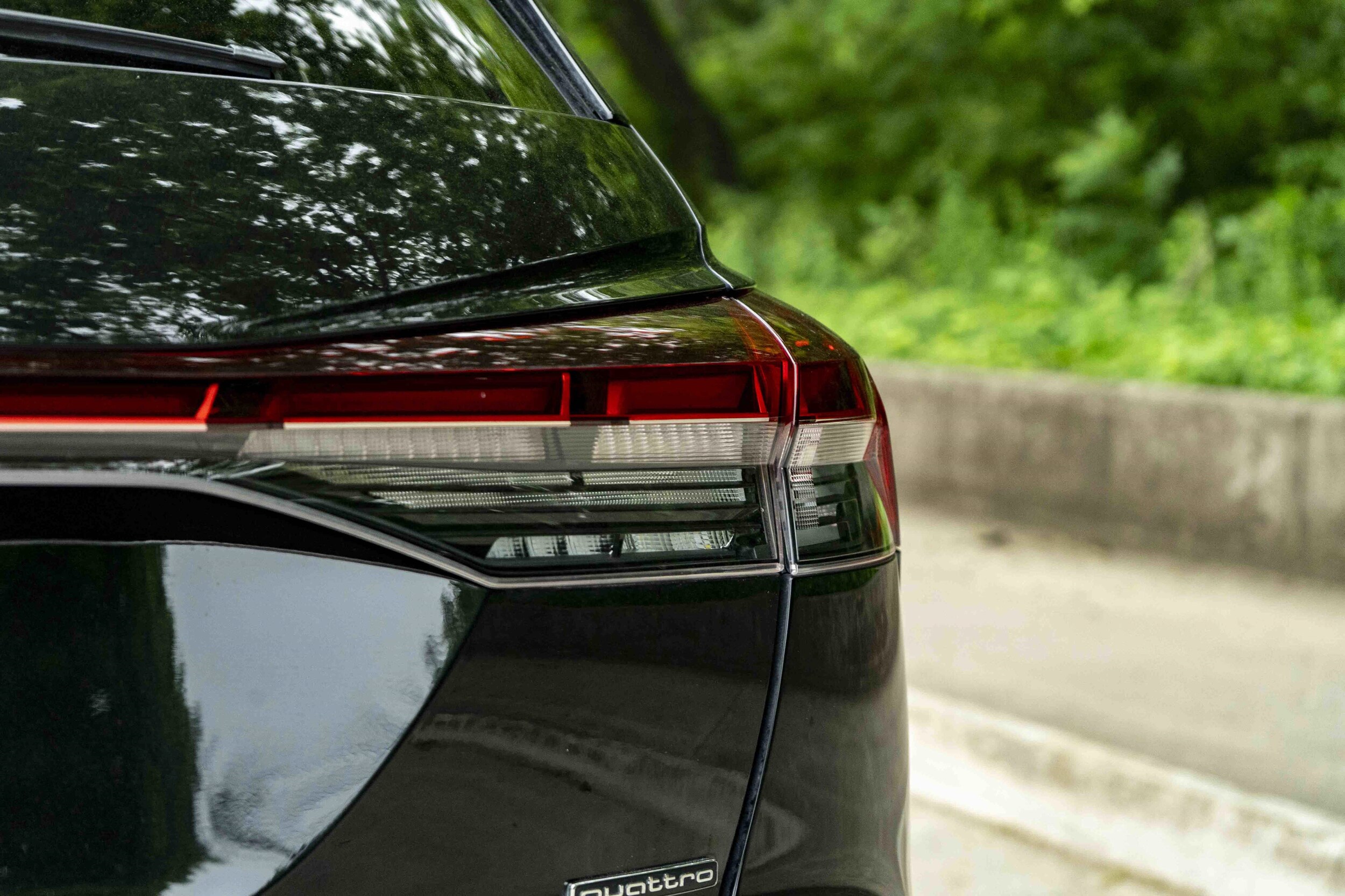 2023 Audi Q4 e-tron Premium Plus photo 3