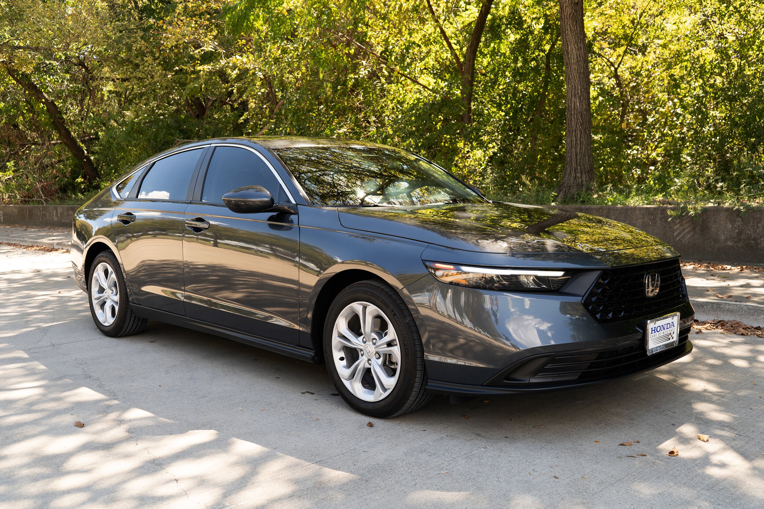 2025 Honda Accord LX photo 2